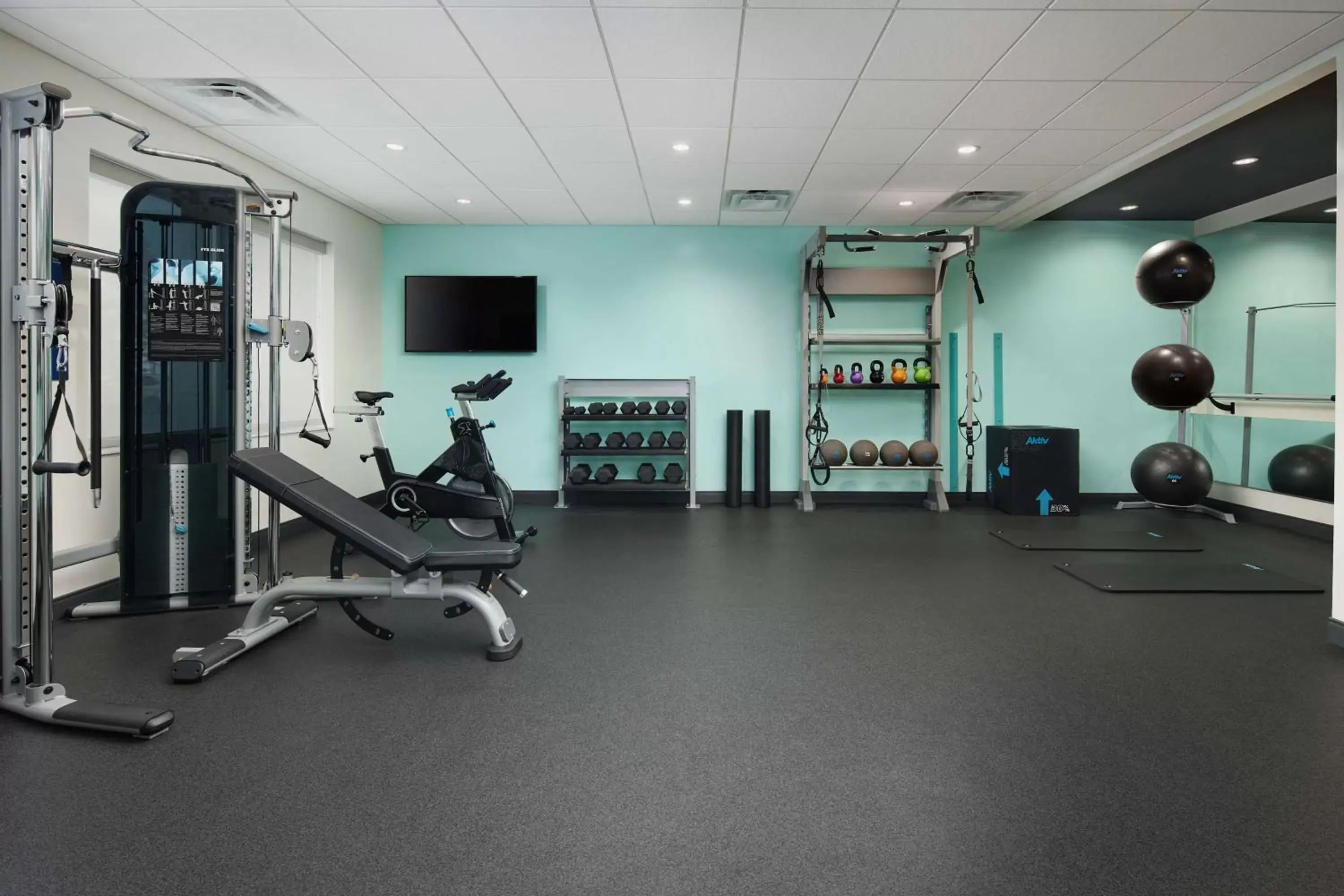 Fitness centre/facilities, Fitness Center/Facilities in Tru By Hilton Charleston Airport, Sc