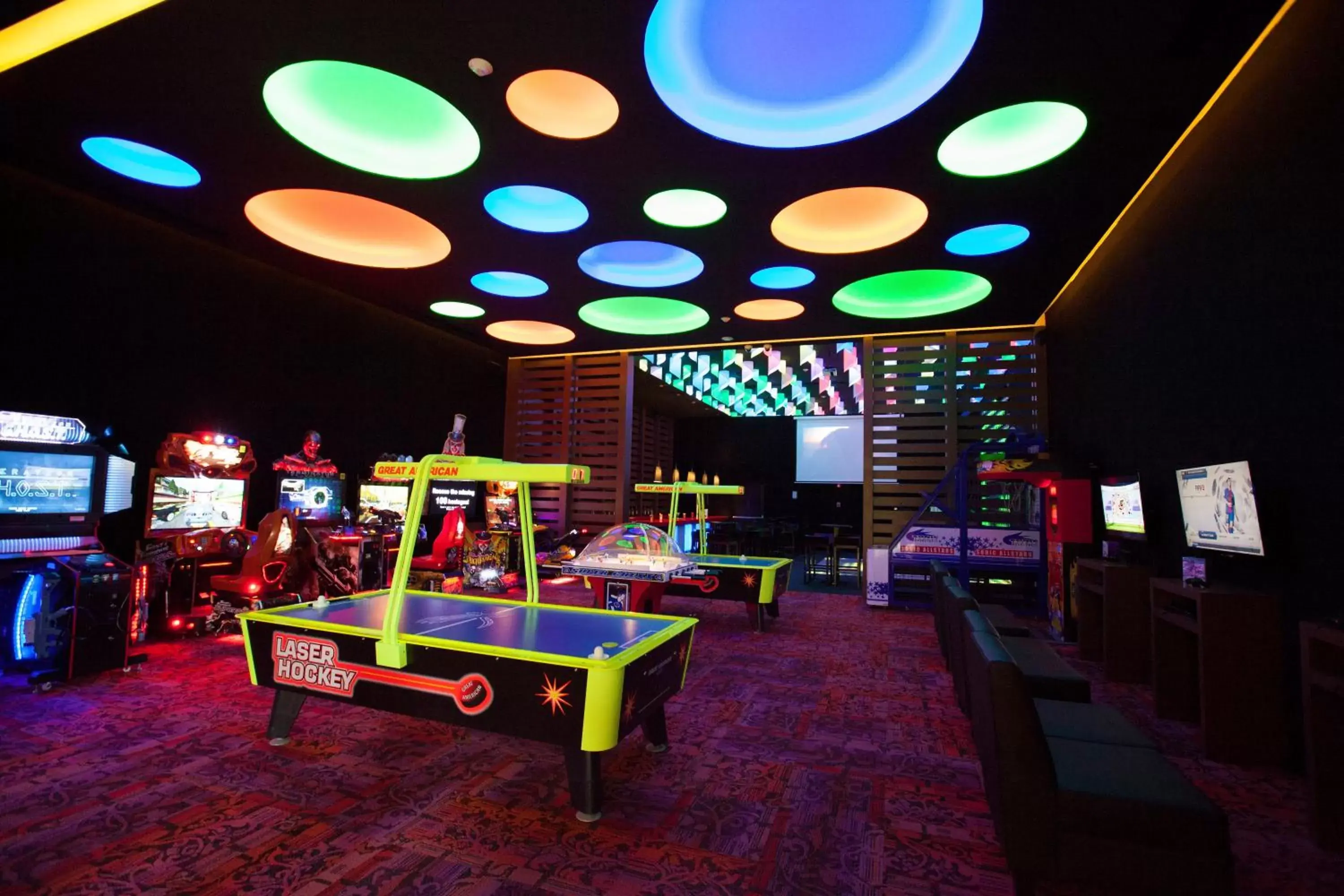 Game Room, Lounge/Bar in Sandos Playacar All Inclusive