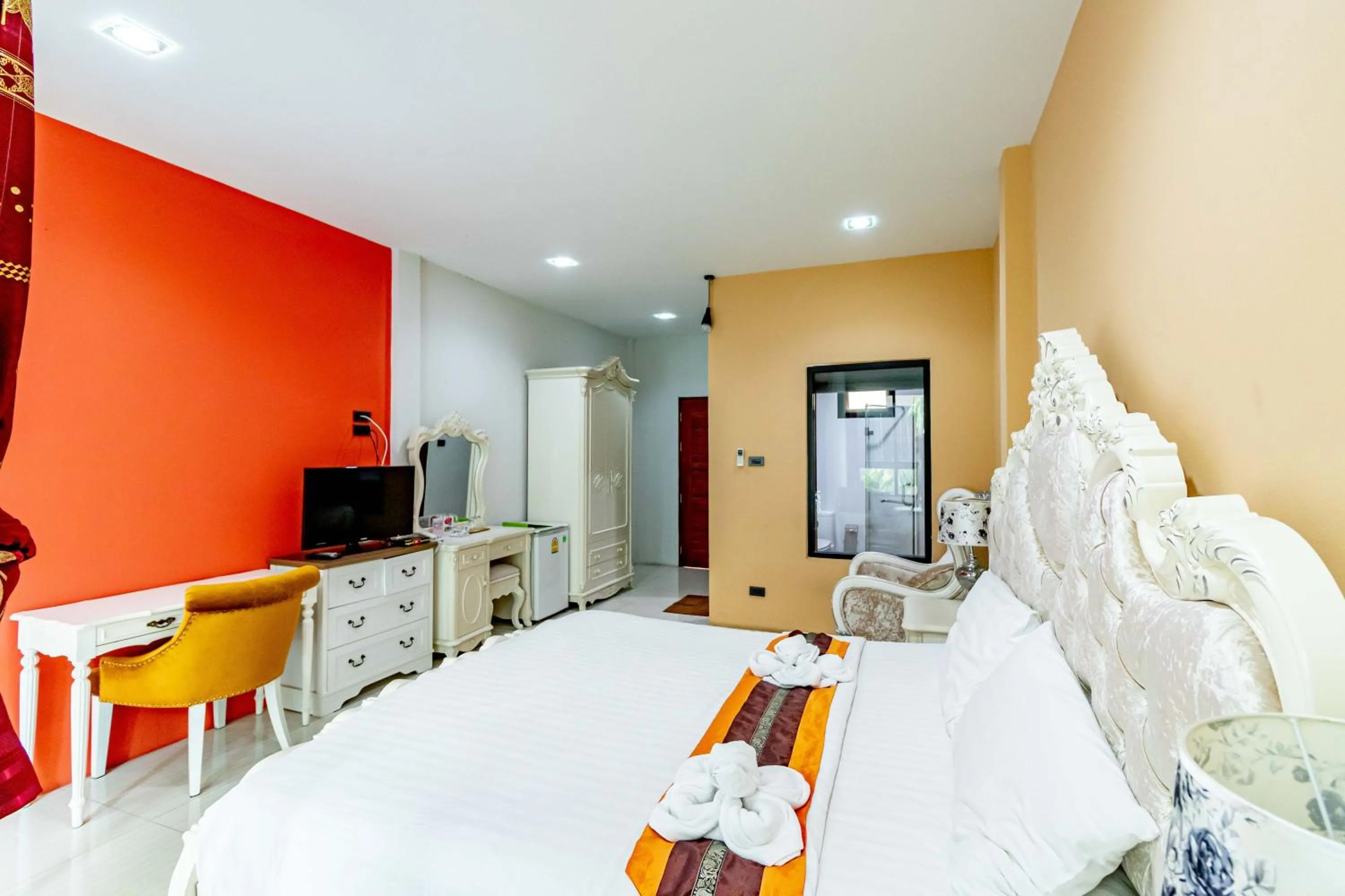 Photo of the whole room, Bed in The Pool Resort