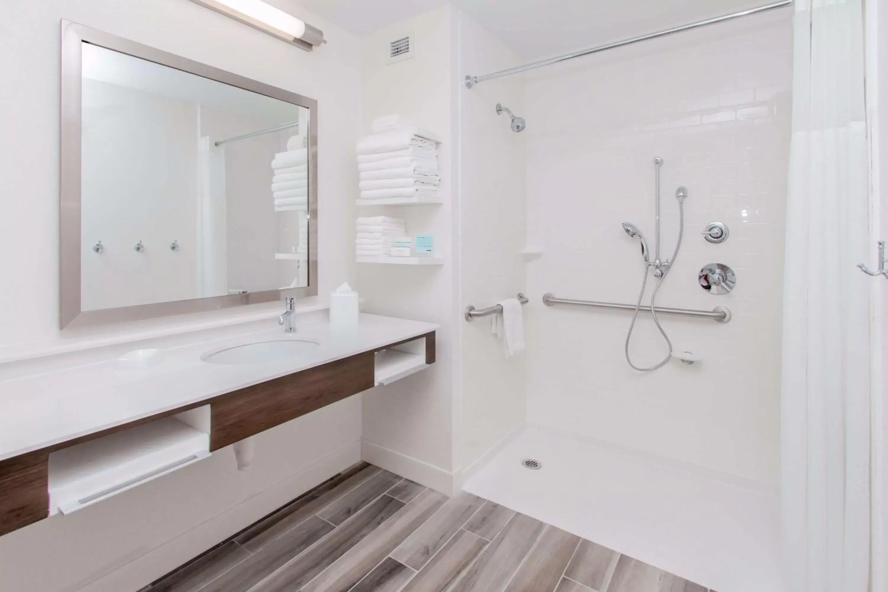 Bathroom in Hampton Inn & Suites Panama City Beach-Beachfront