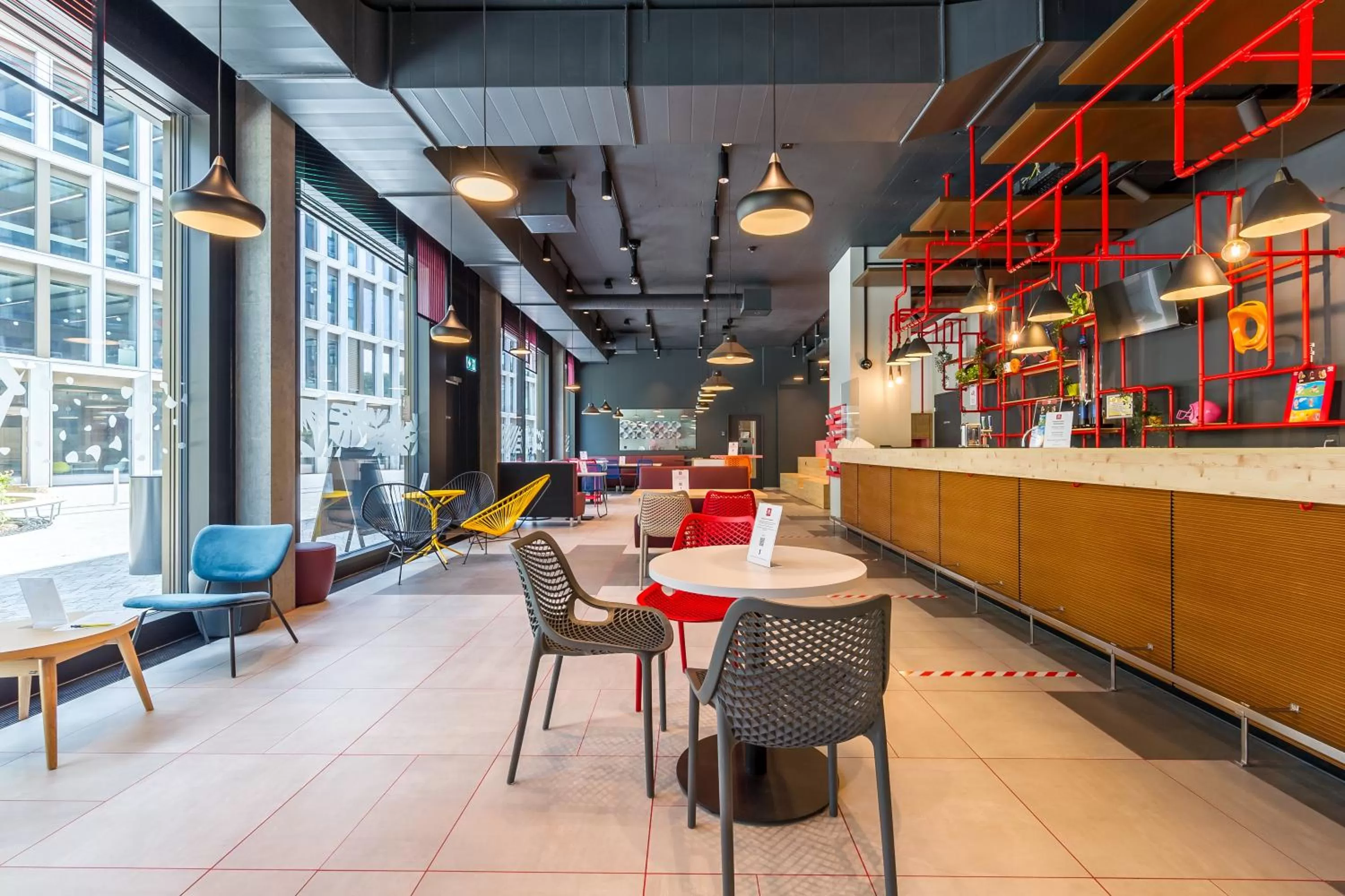 Lounge or bar in MEININGER Hotel Zürich Greencity