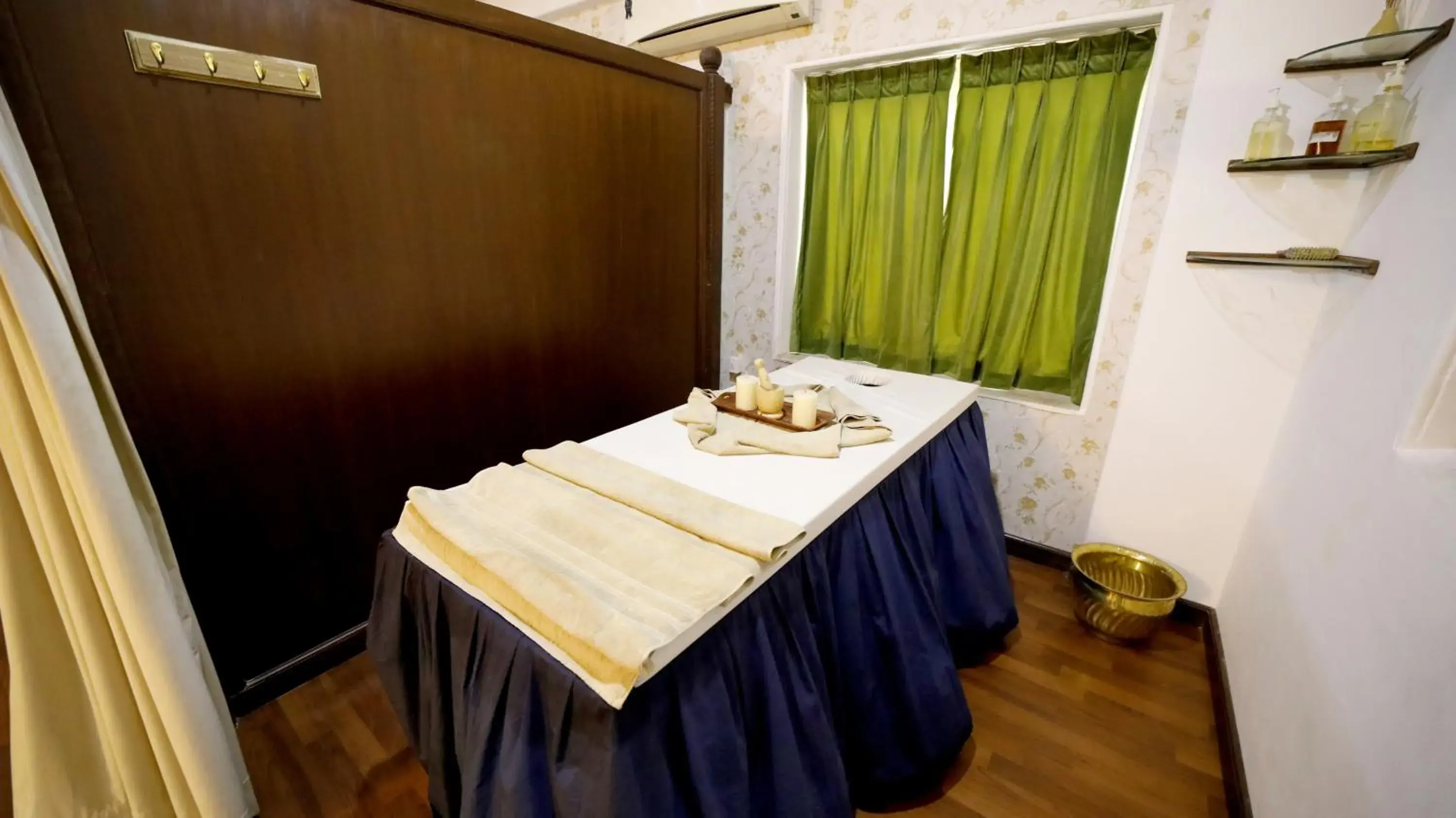 Massage in Hotel Udaigarh