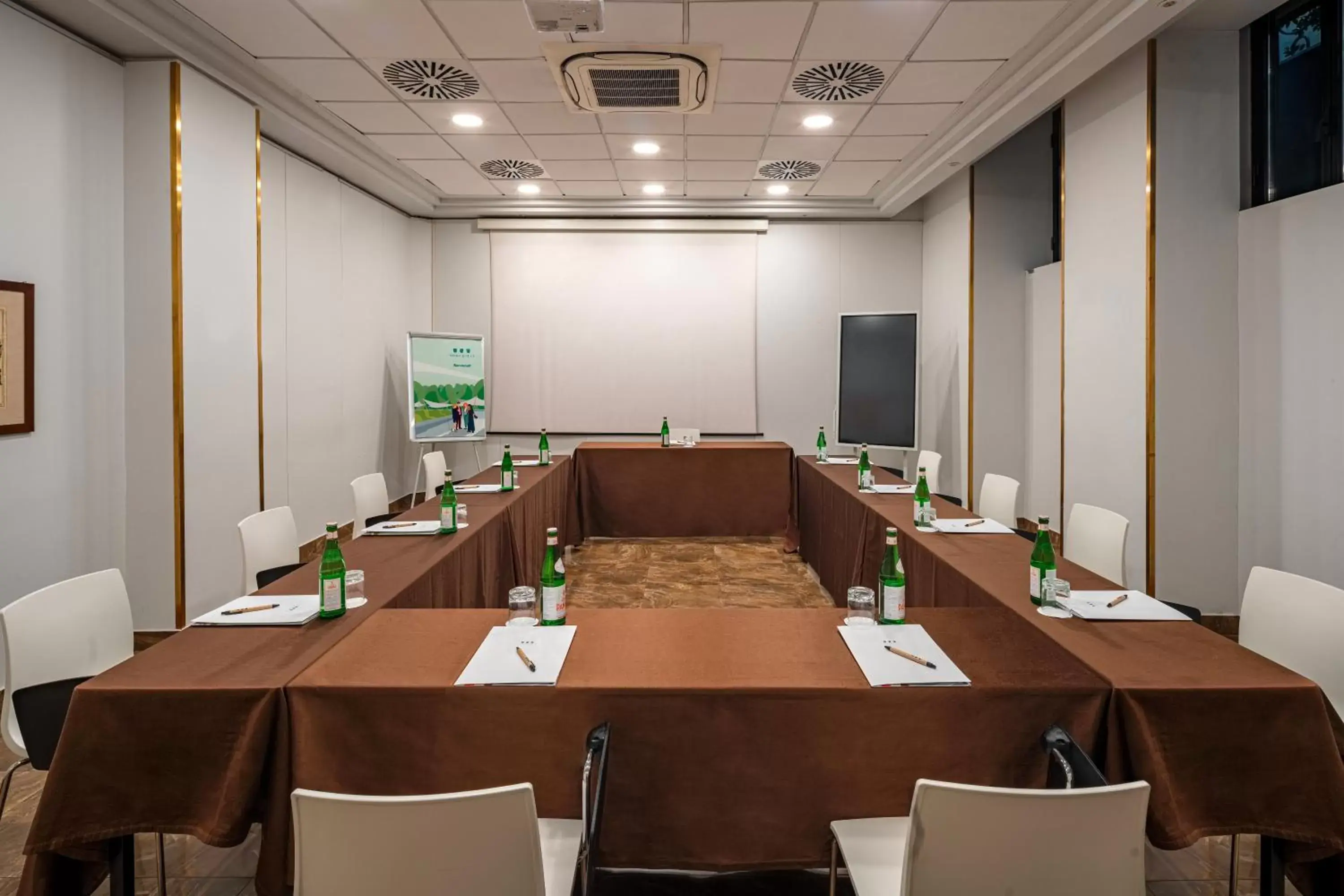 Meeting/conference room in UNAHOTELS Galles Milano