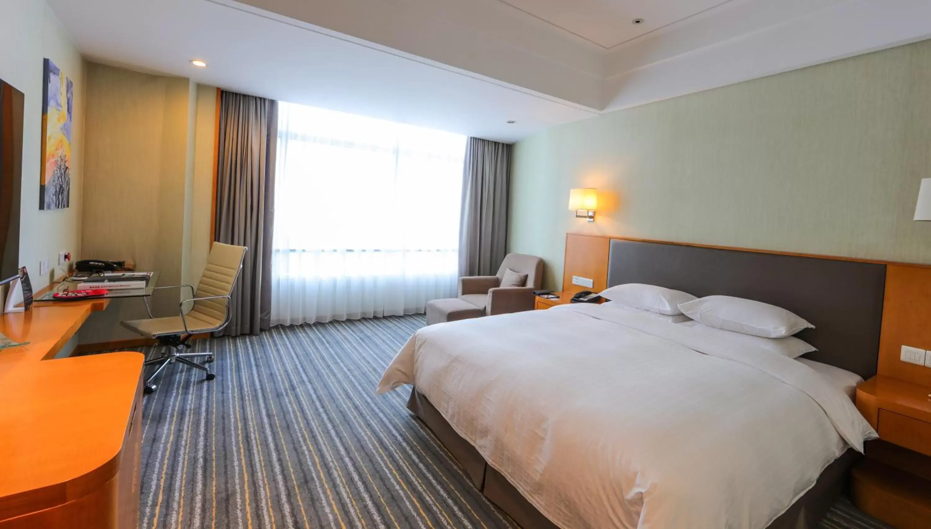 Bed in Ramada Plaza Shanghai Pudong Airport - A journey starts at the PVG Airport