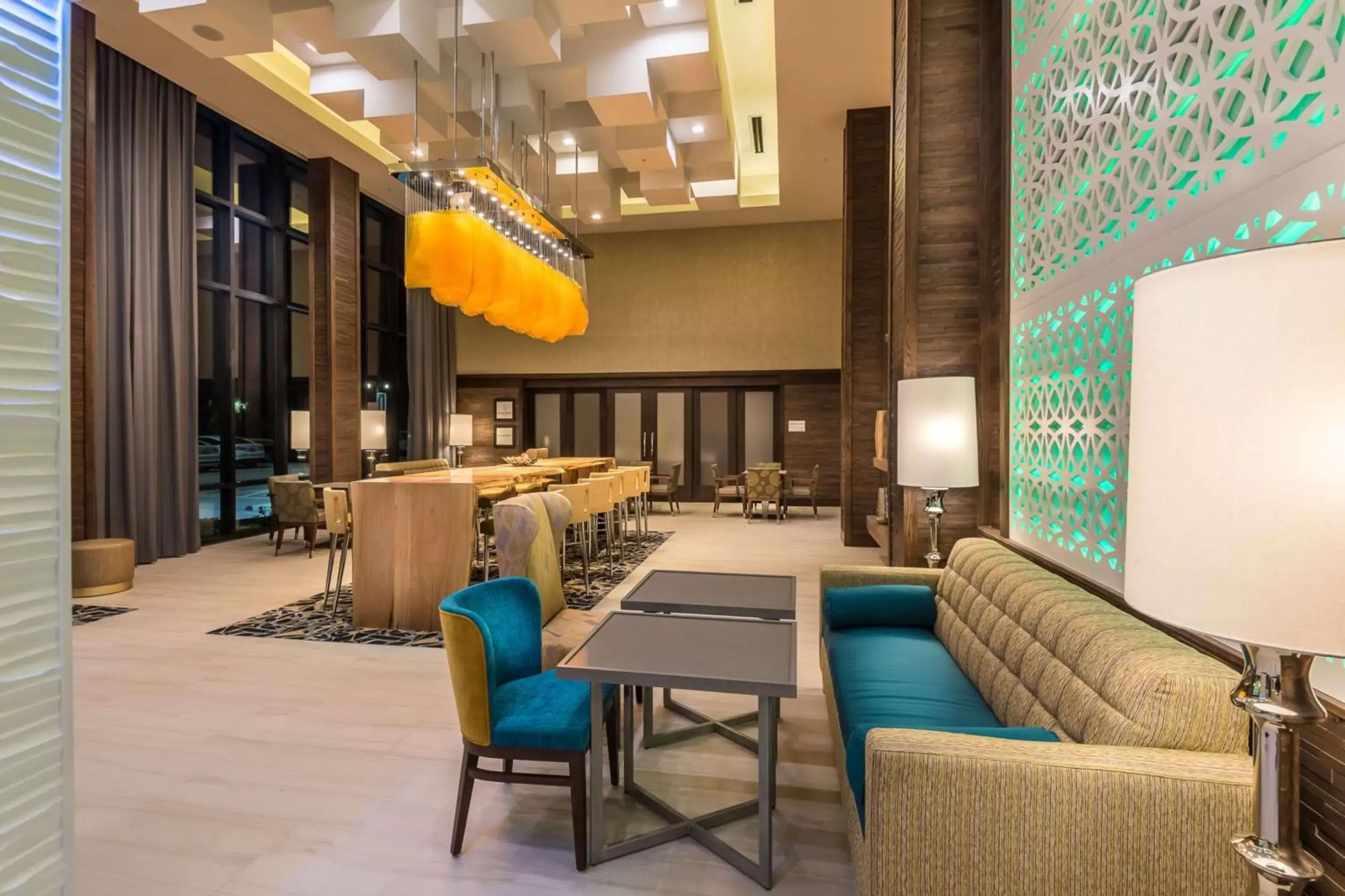 Lobby or reception, Lounge/Bar in Hampton Inn & Suites Dallas-The Colony