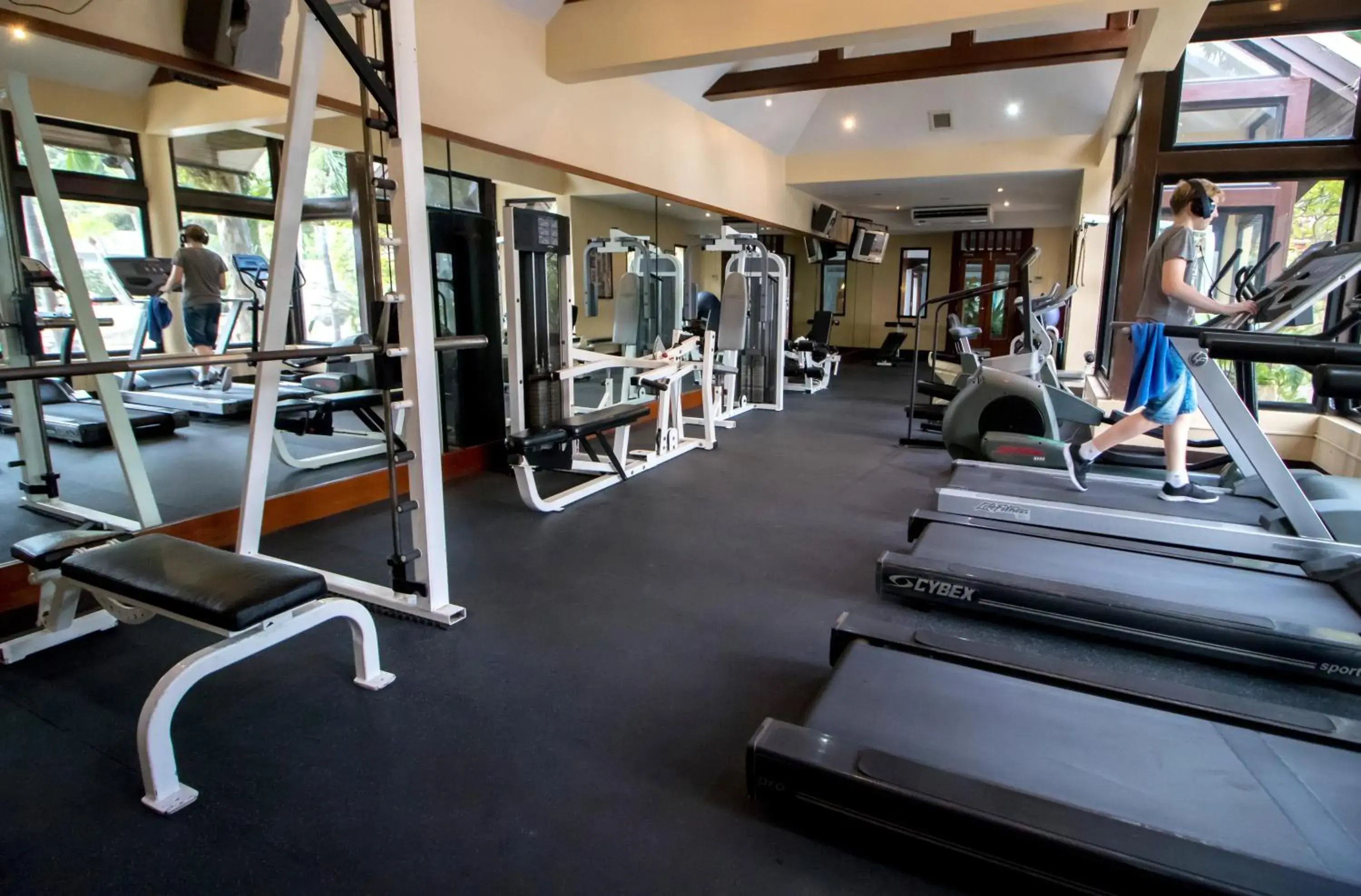 Fitness centre/facilities, Fitness Center/Facilities in Long Beach Garden Hotel & Pavilions