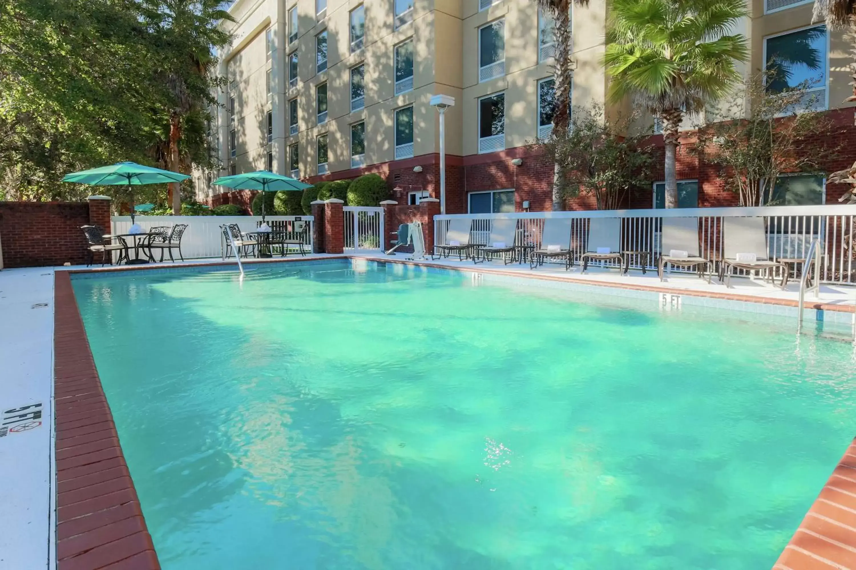 Pool view, Swimming Pool in Hampton Inn & Suites Tallahassee I-10-Thomasville Road