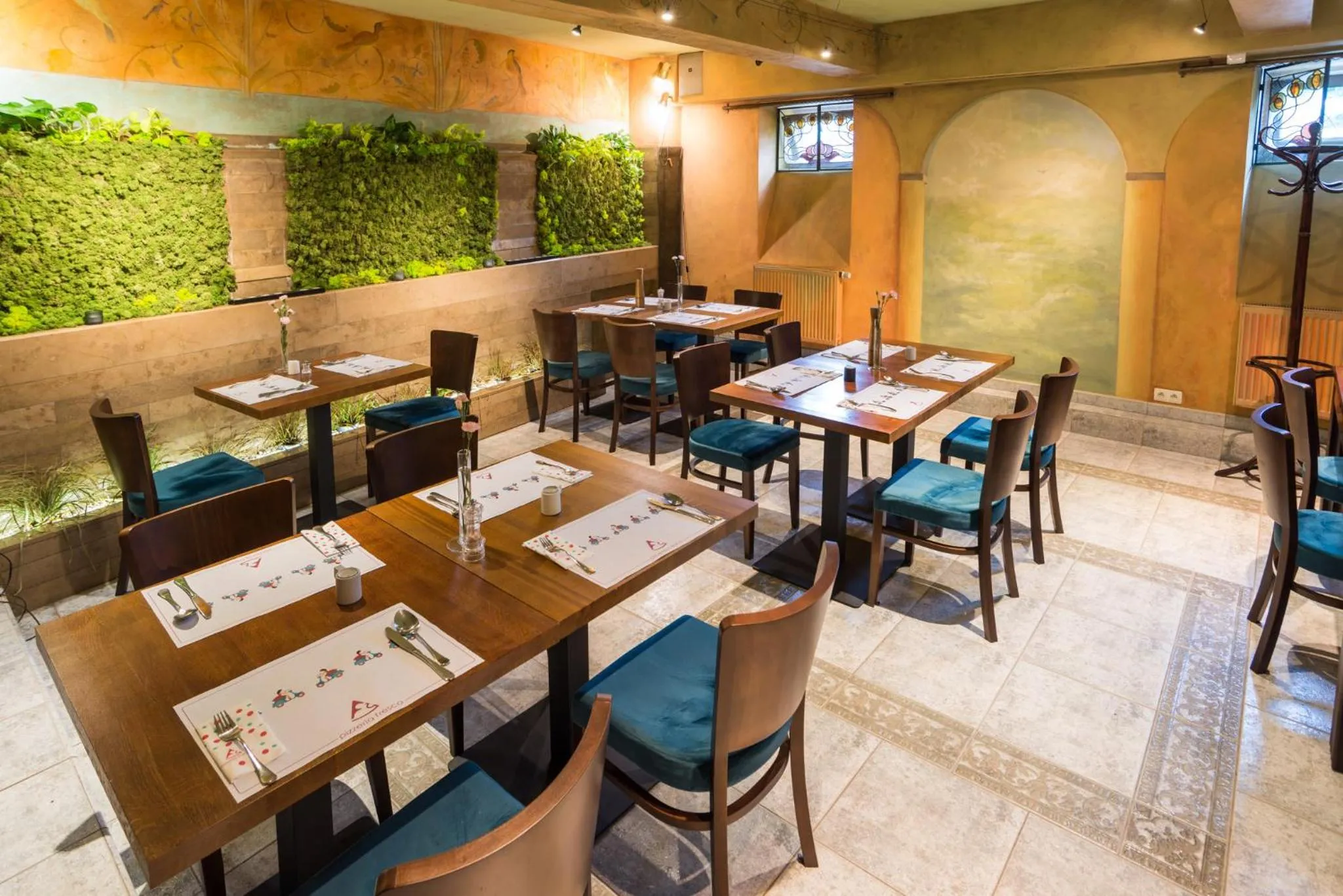 Restaurant/places to eat in Blue Swan