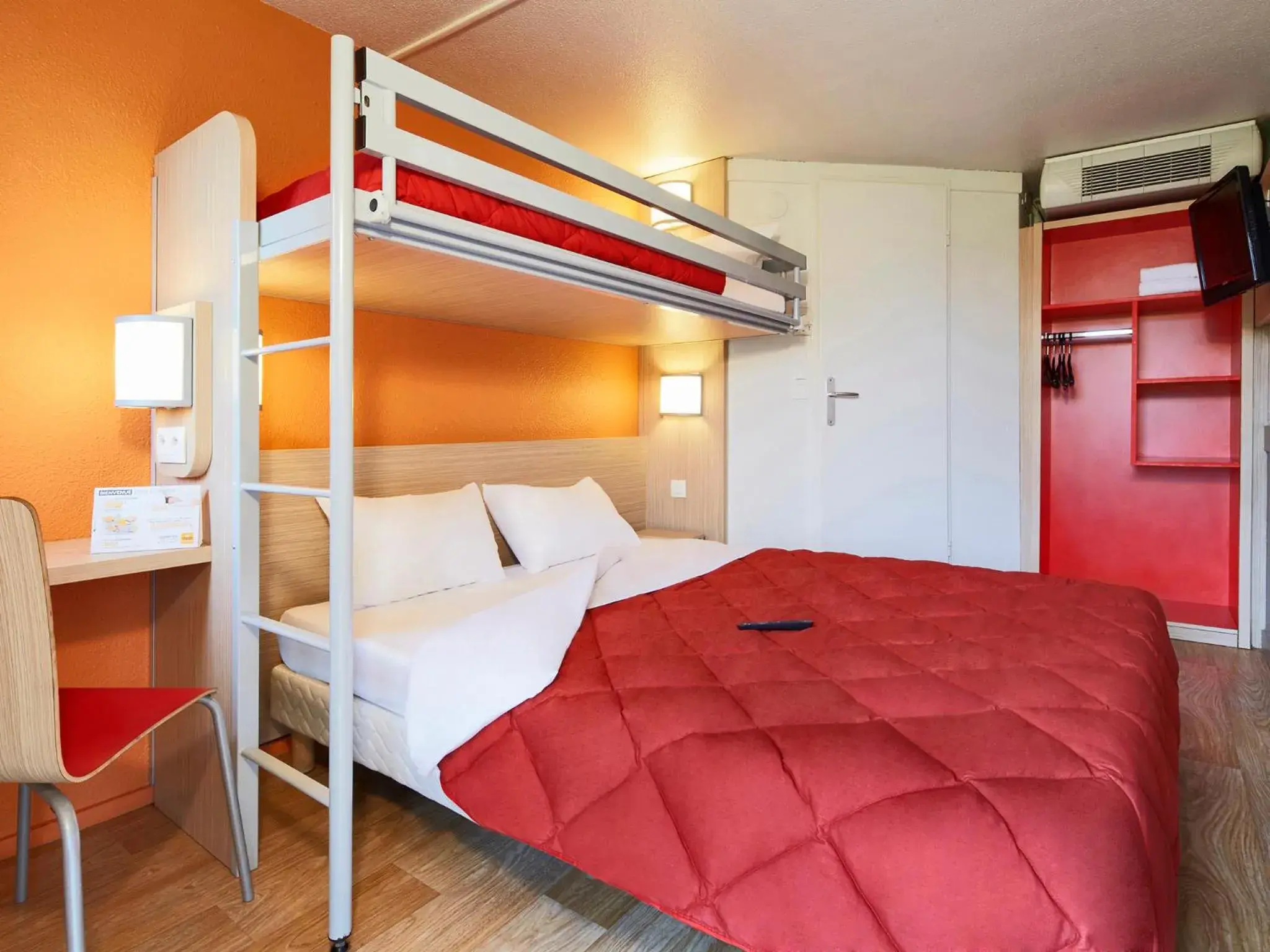 Photo of the whole room, Bunk Bed in Premiere Classe Paris Ouest - Pont de Suresnes Hotel