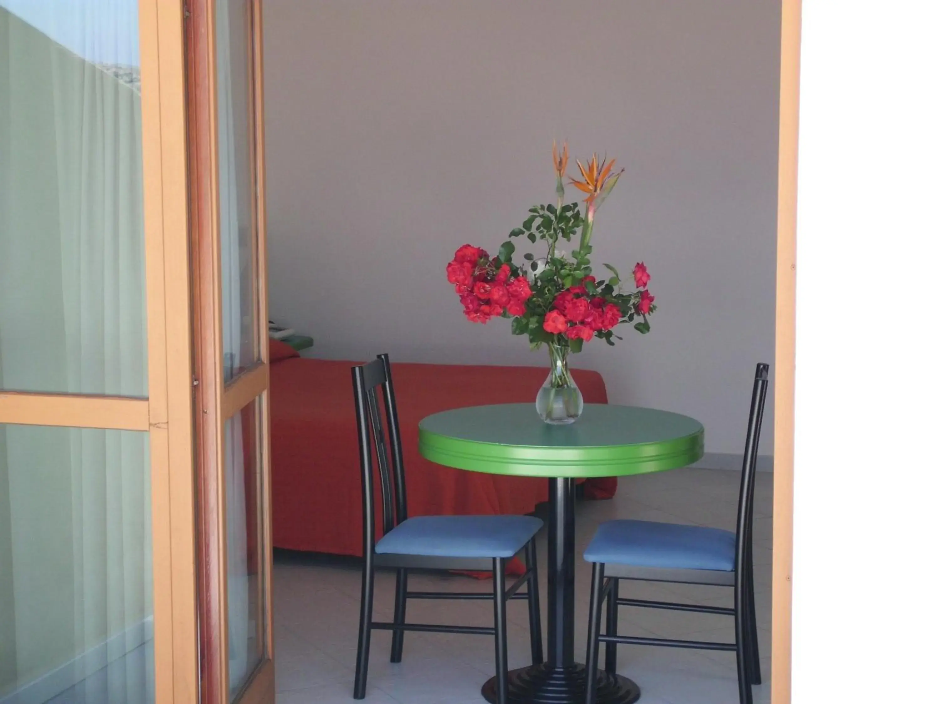 Bedroom, Dining Area in Hotel Piccada