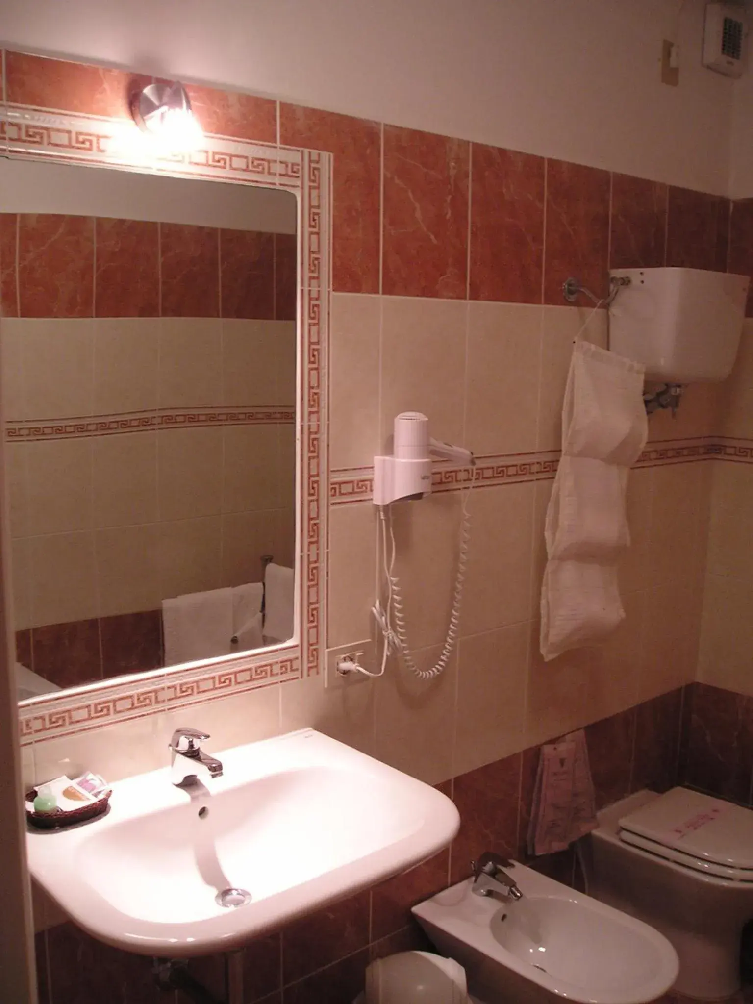 Bathroom in Hotel Cavalieri