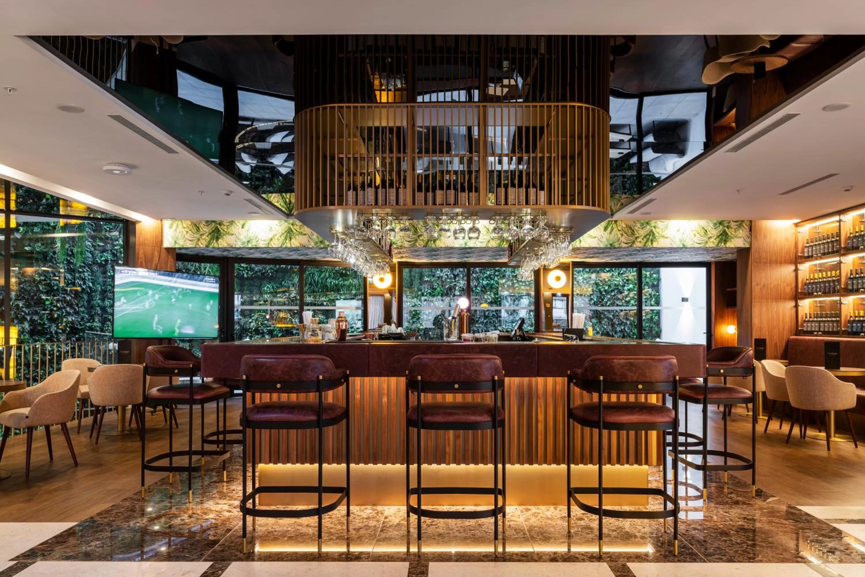 Lounge or bar in TURIM Oporto Hotel