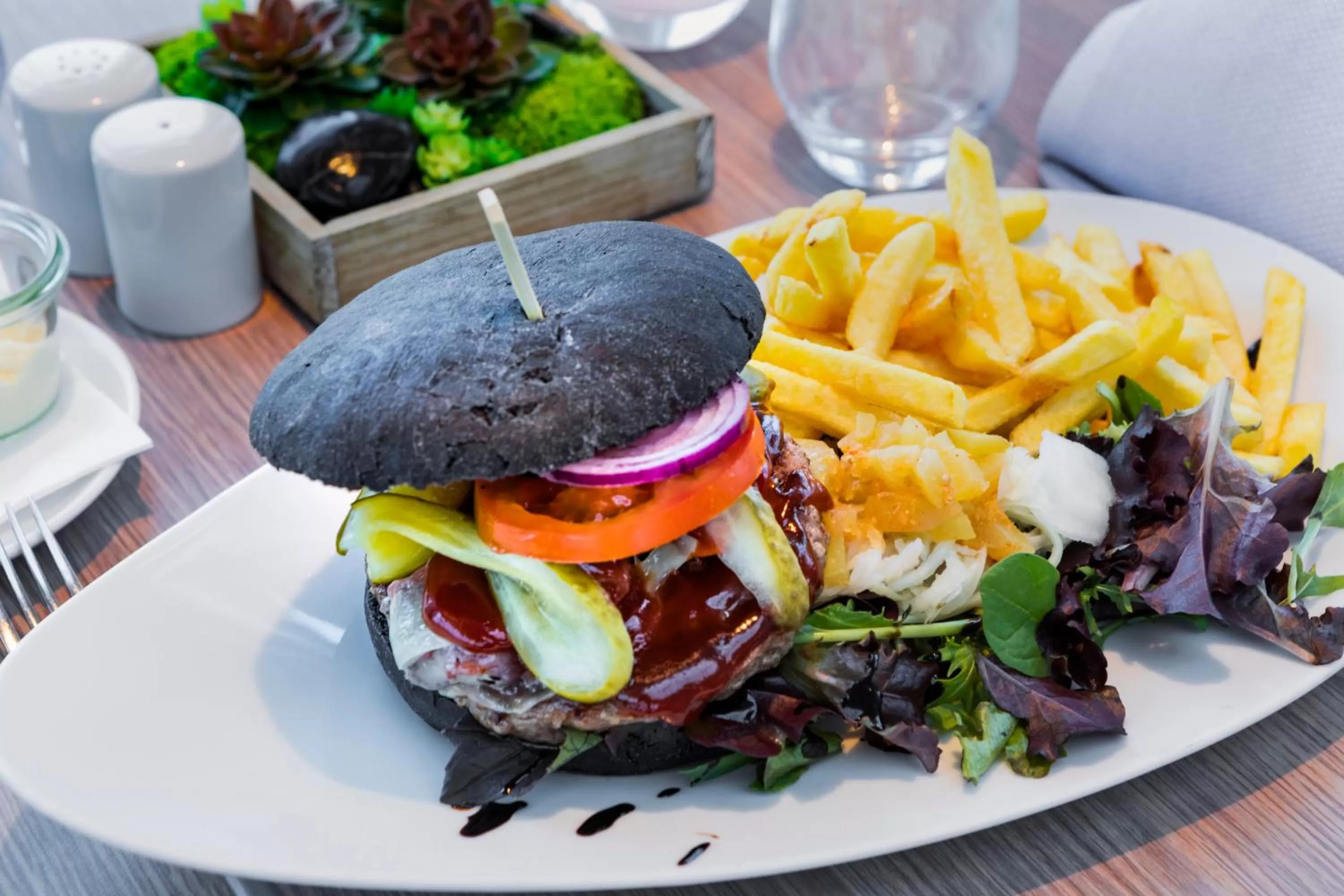 Restaurant/places to eat in Select Hotel Berlin Spiegelturm