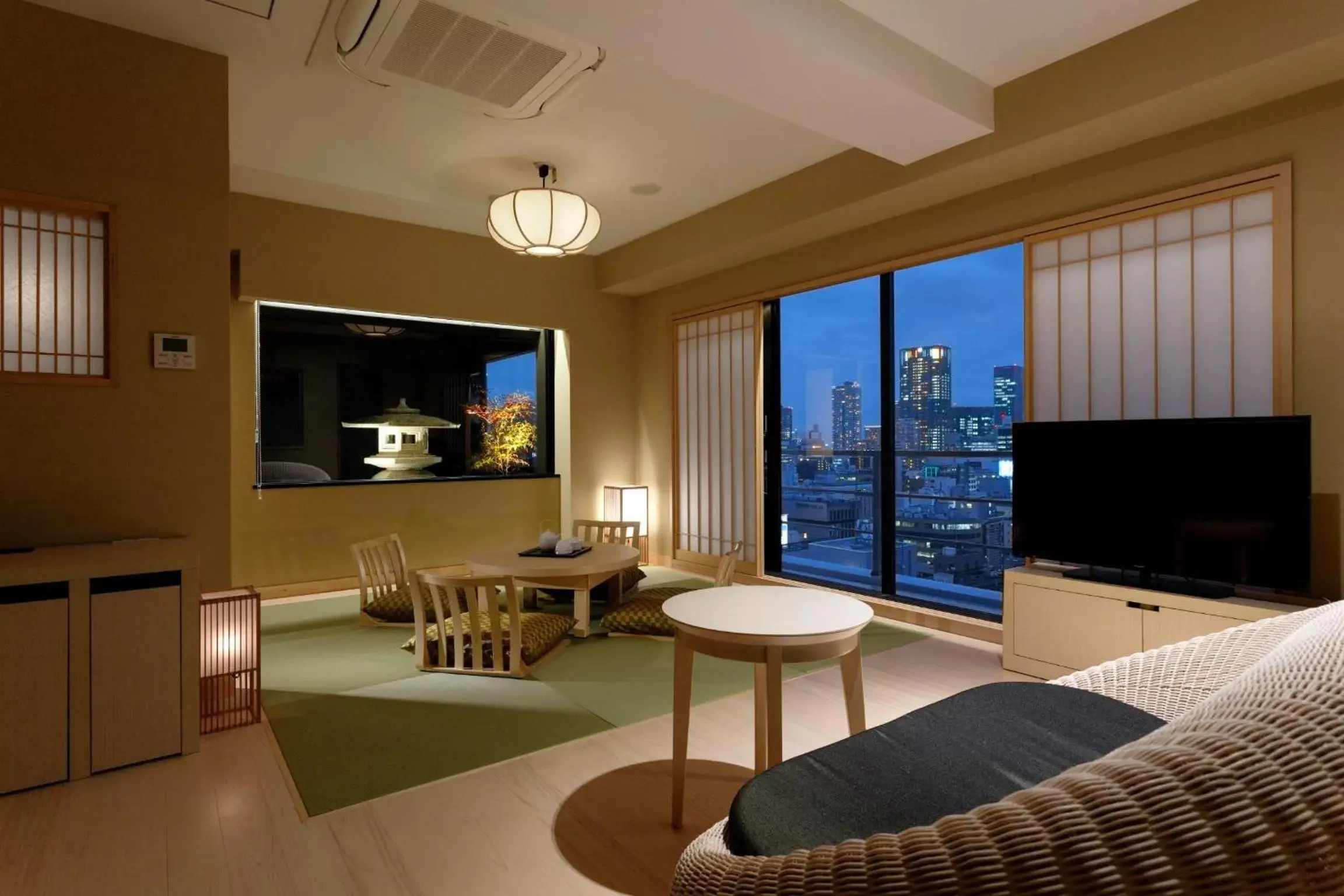 Night, Seating Area in Osaka View Hotel Honmachi