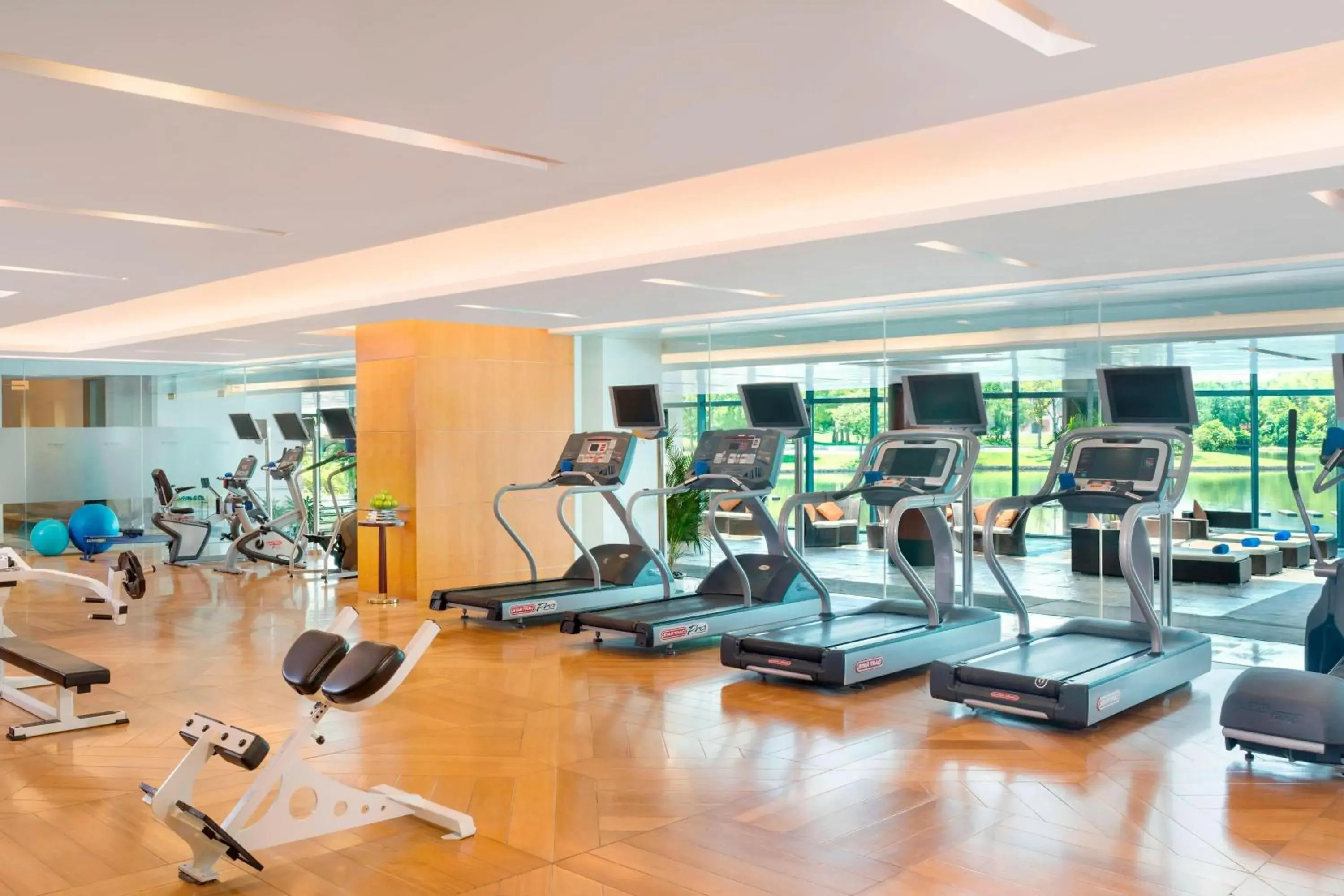 Fitness centre/facilities in The Yuluxe Sheshan, Shanghai, A Tribute Portfolio Hotel Fitness centre/facilities in The Yuluxe Sheshan, Shanghai, A Tribute Portfolio Hotel