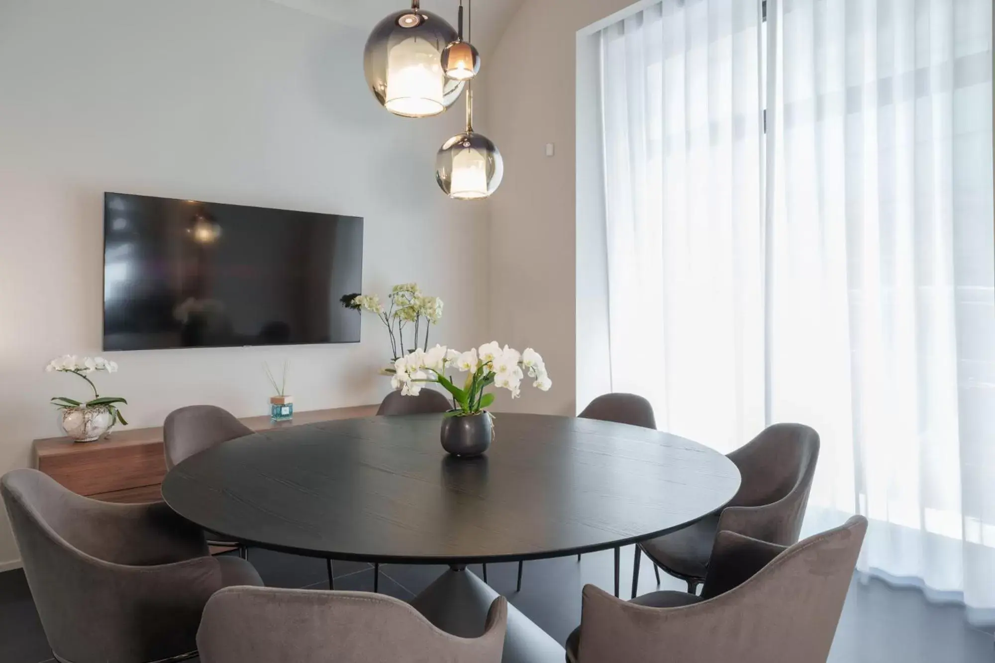 Meeting/conference room, Dining Area in Vi Suites