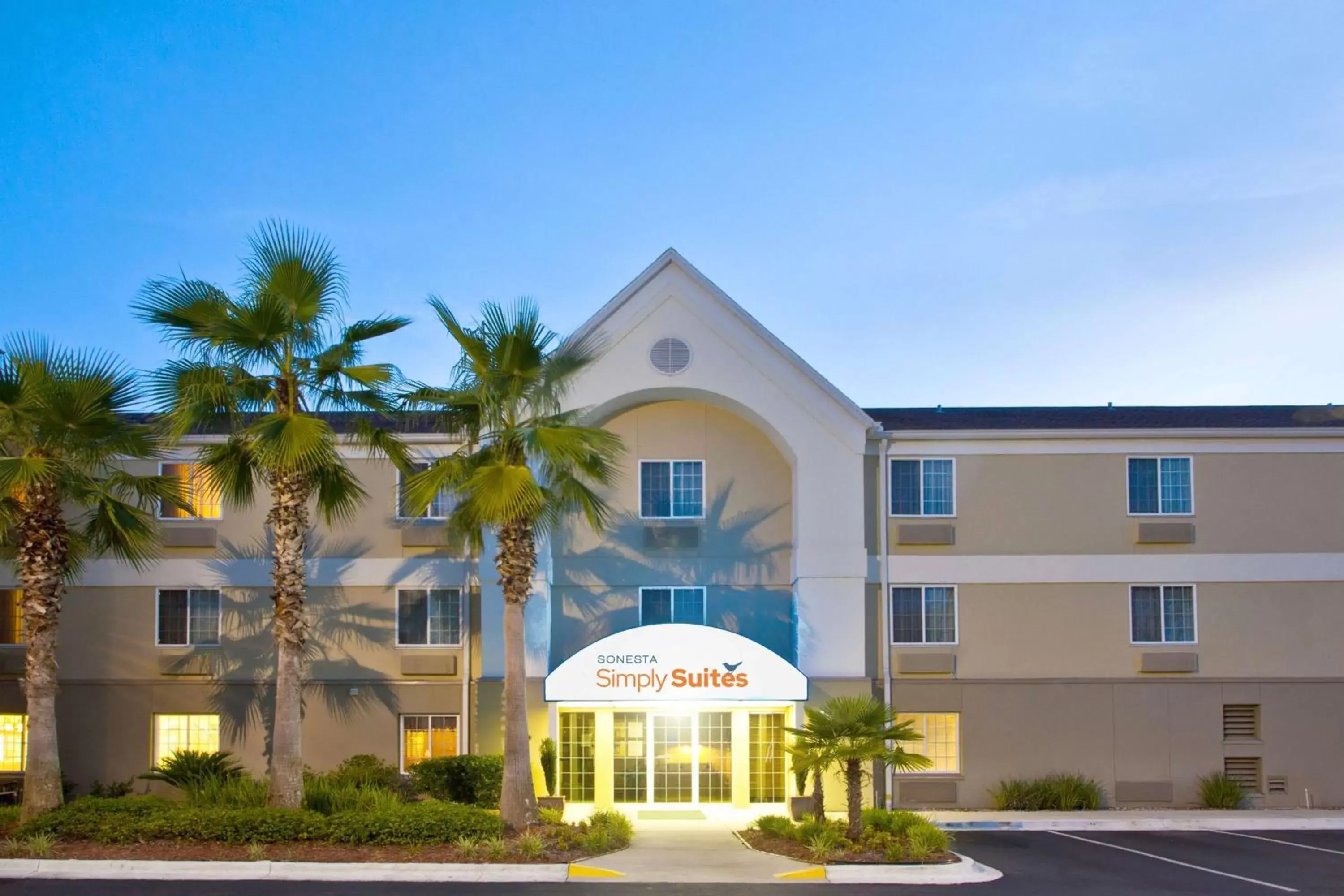 Property building in Sonesta Simply Suites Jacksonville