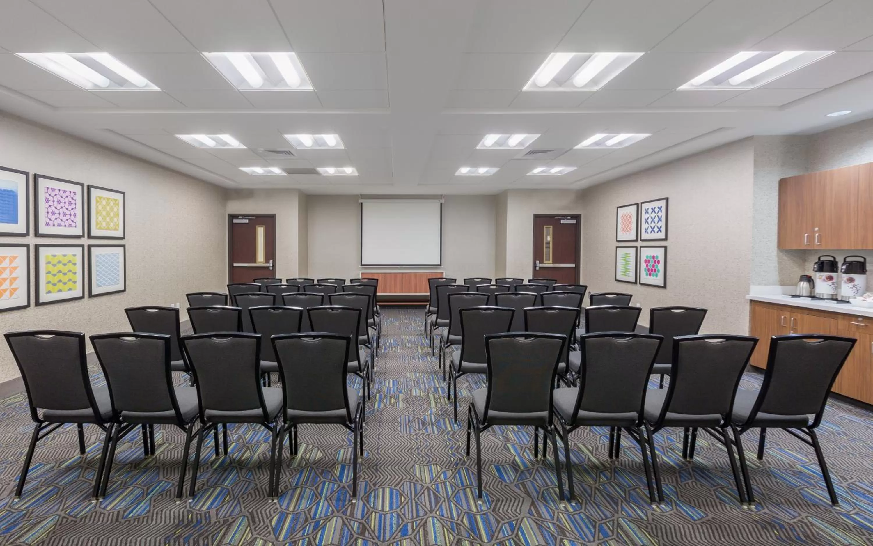 Meeting/conference room in Holiday Inn Express Hotel & Suites Eugene Downtown - University by IHG