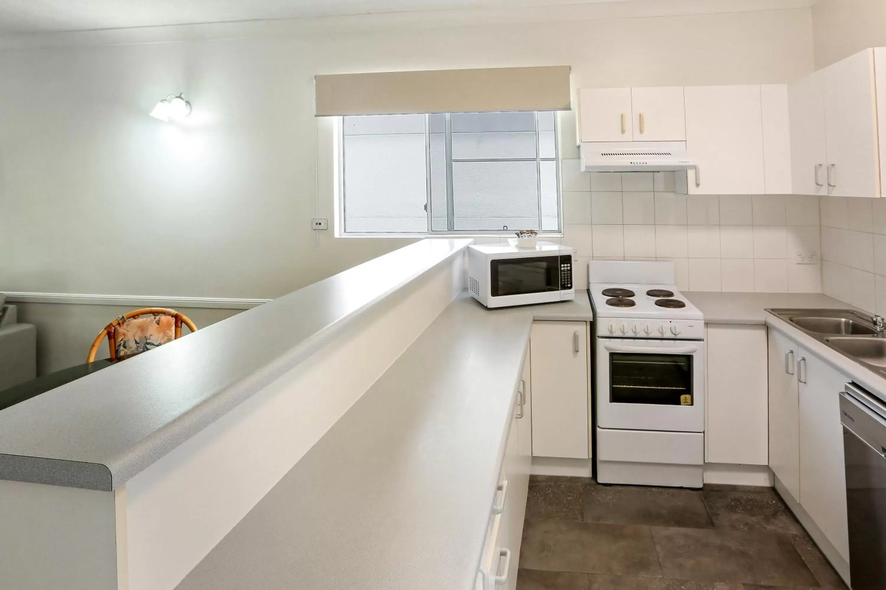 kitchen, Kitchen/Kitchenette in Citysider Cairns Holiday Apartments