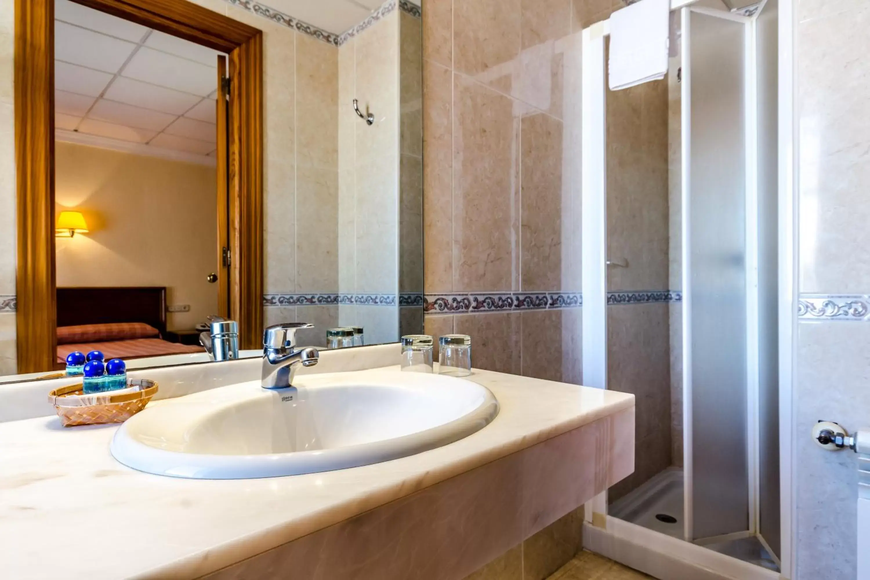 Bathroom in Hotel Sacromonte