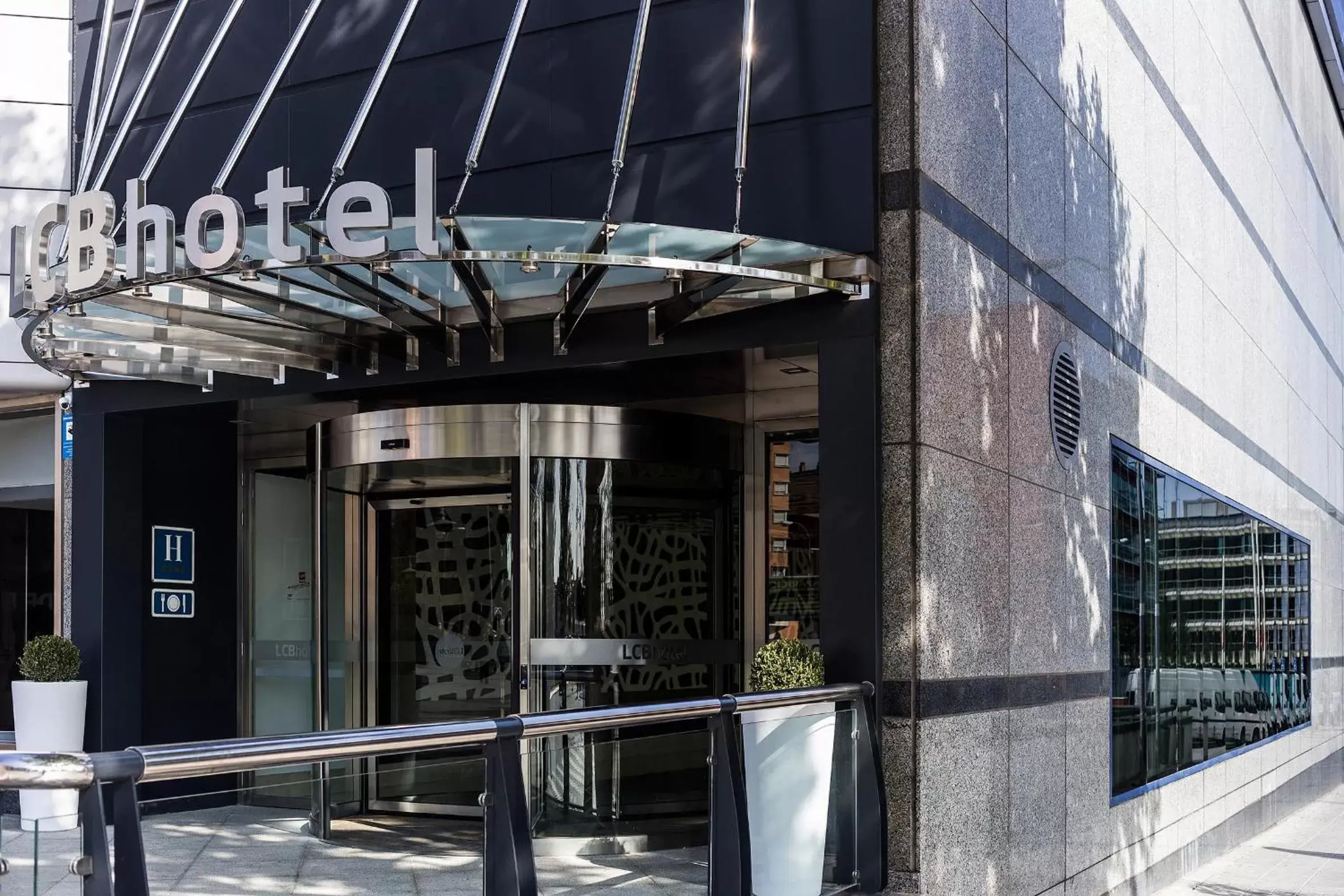 Facade/entrance in LCB Hotel Fuenlabrada