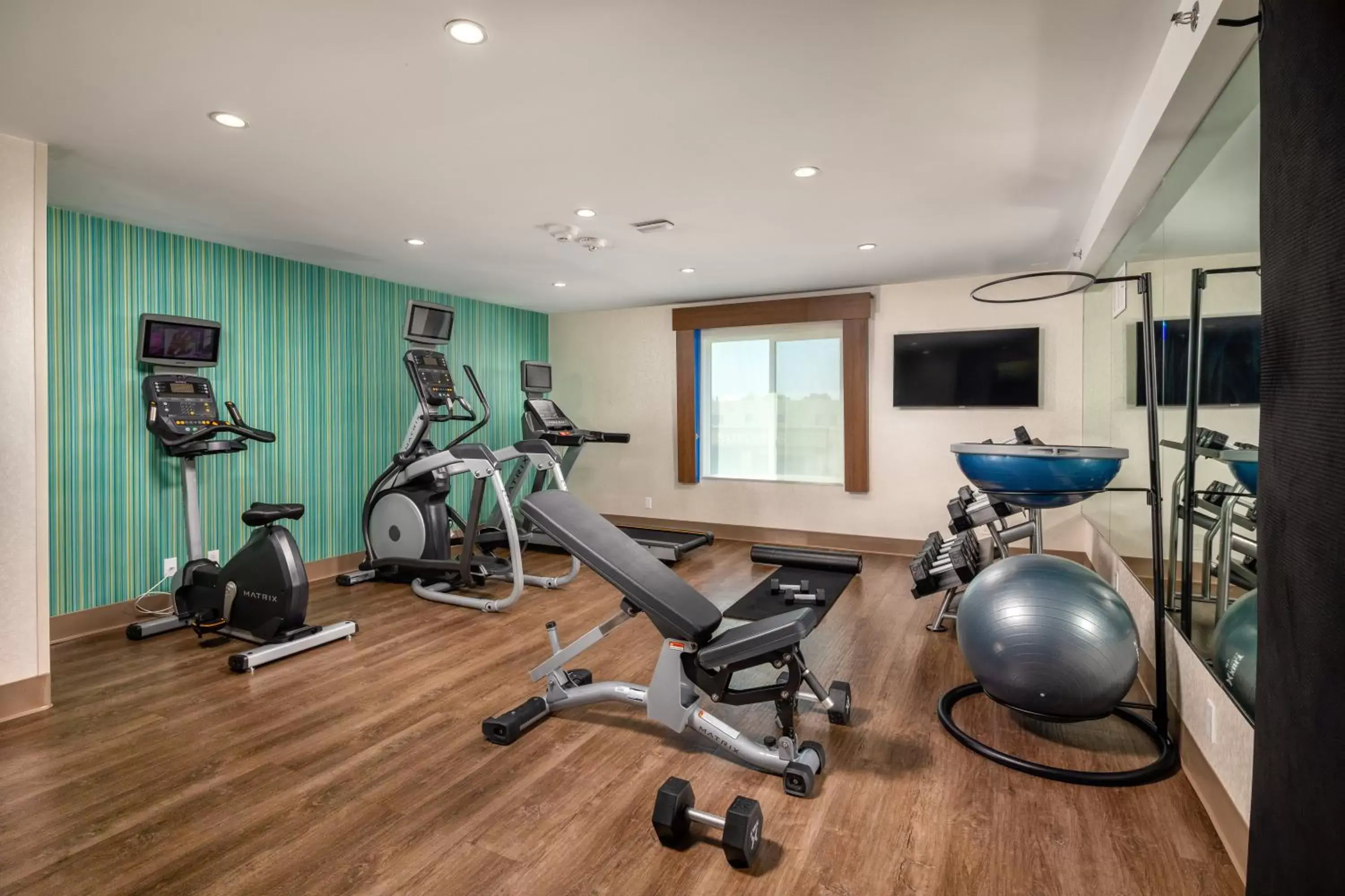 Fitness centre/facilities, Fitness Center/Facilities in Holiday Inn Express & Suites Chatsworth, an IHG Hotel