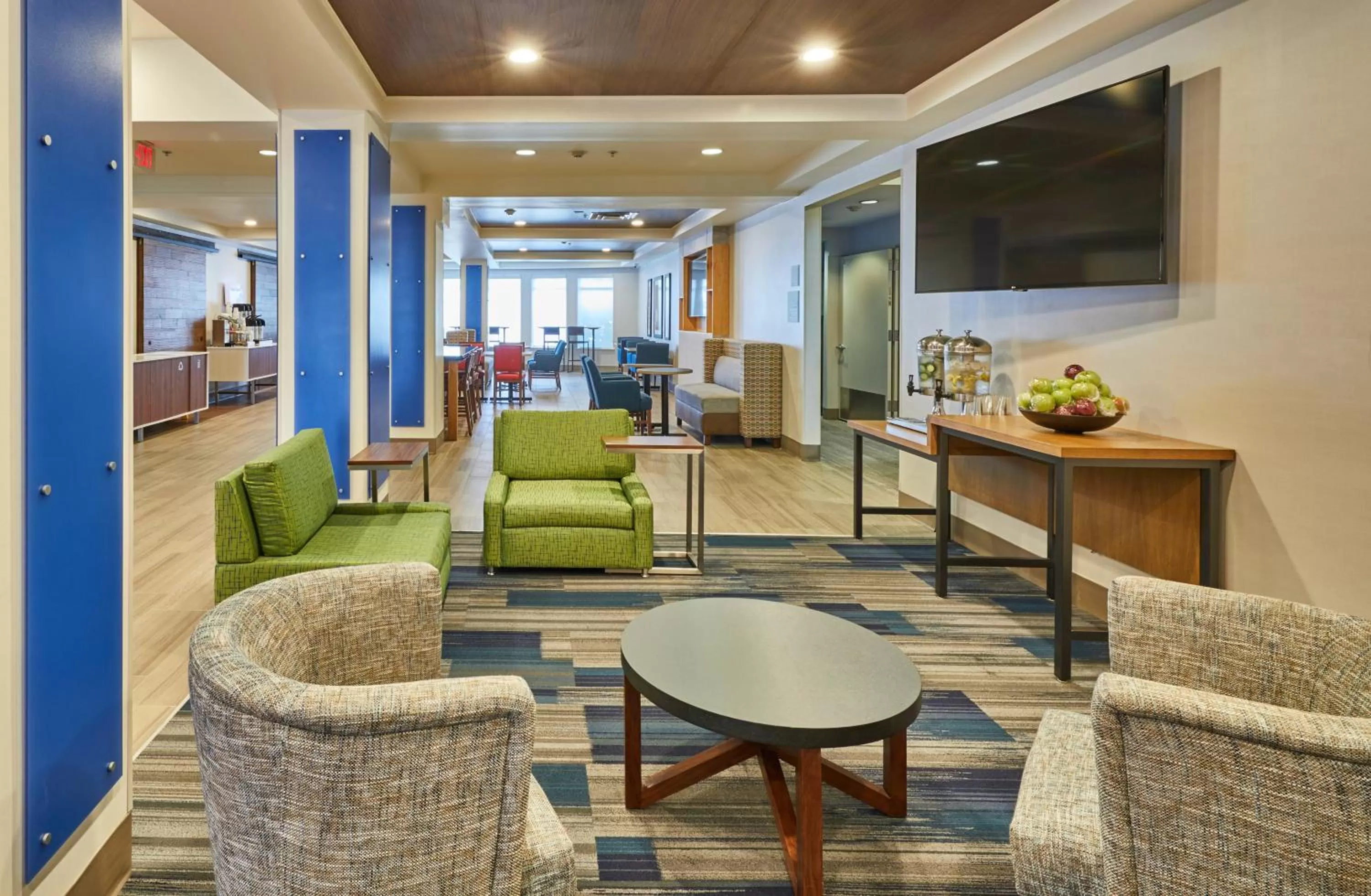 Property building in Holiday Inn Express Hotel & Suites Medford-Central Point by IHG