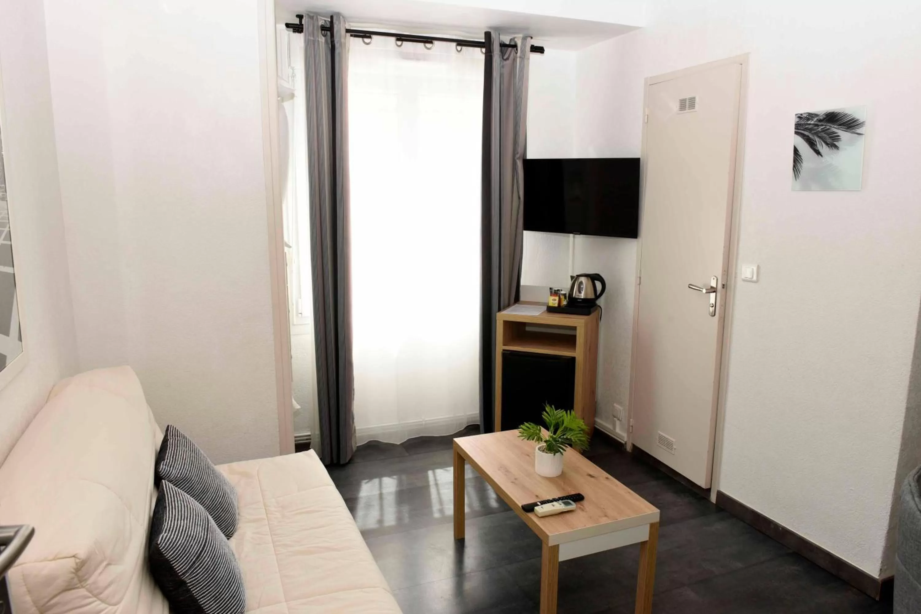 Living room in Azur Hôtel