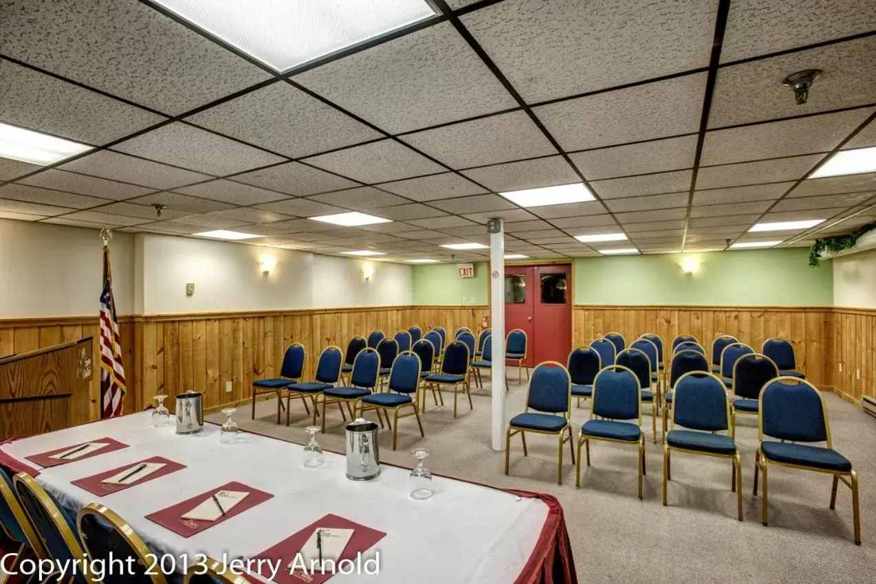 Meeting/conference room in Snowy Owl Inn