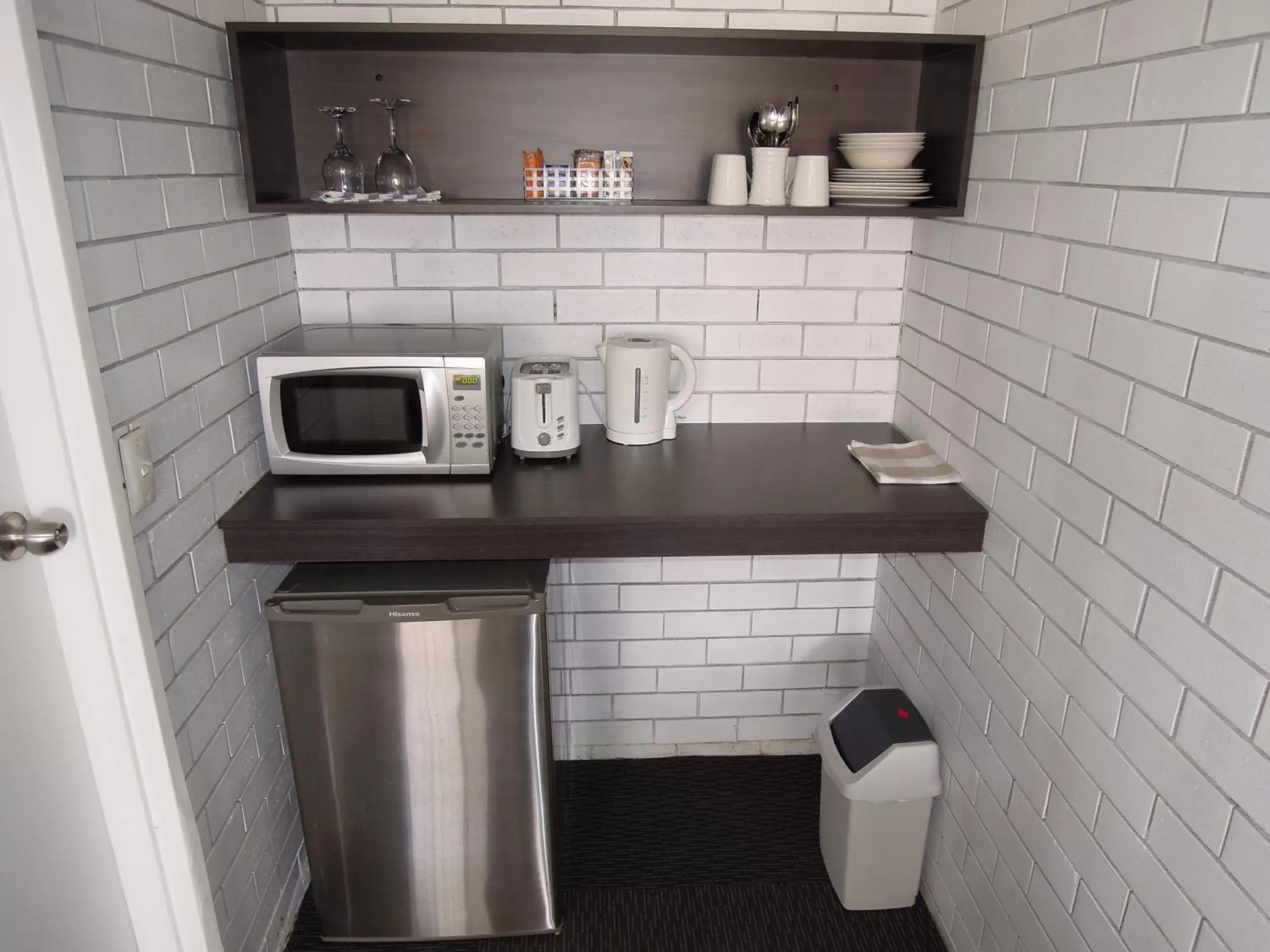 Kitchen/Kitchenette in Jackaroo Apartments