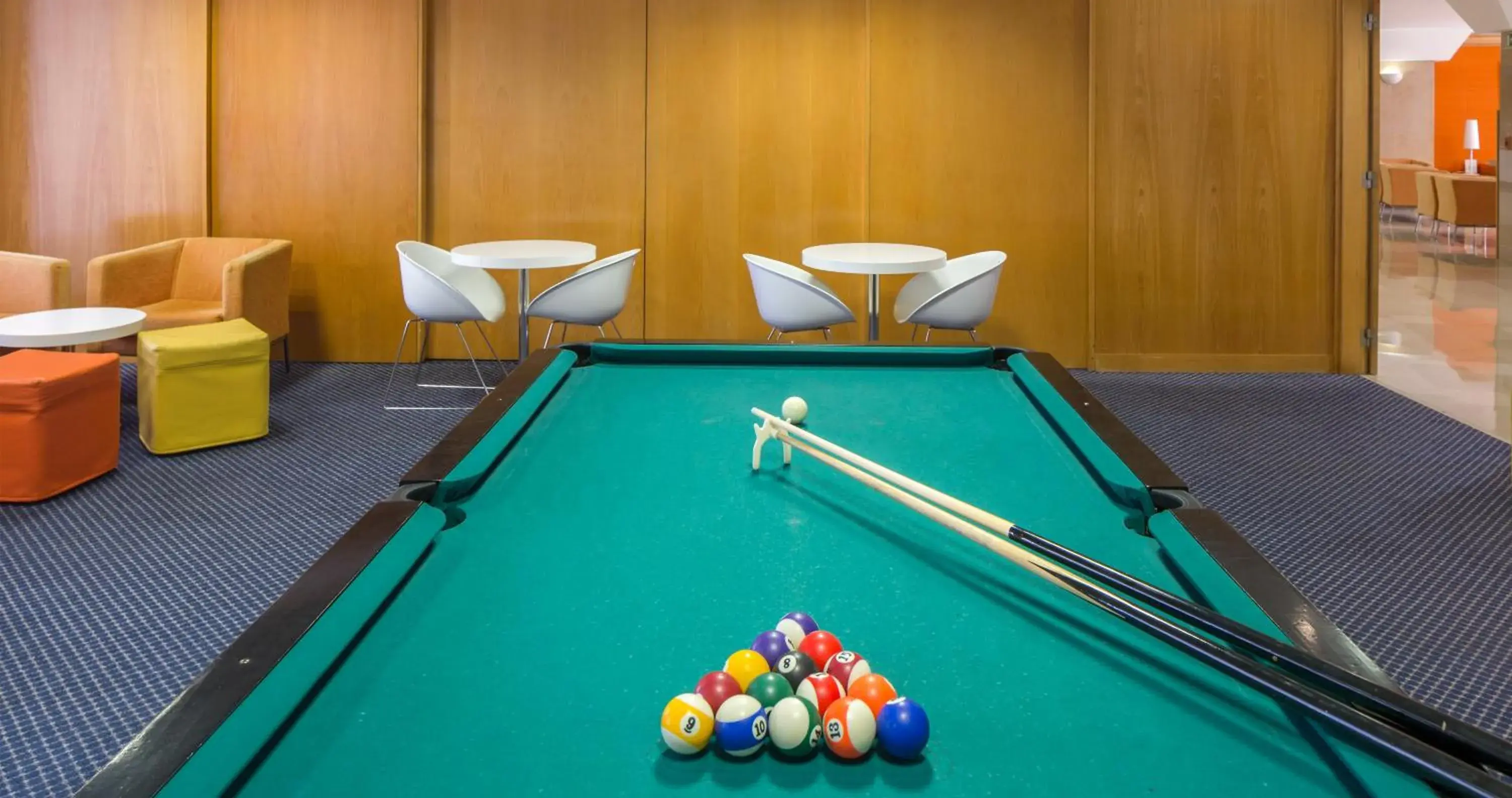 Game Room, Billiards in Hotel Apartamento Sinerama