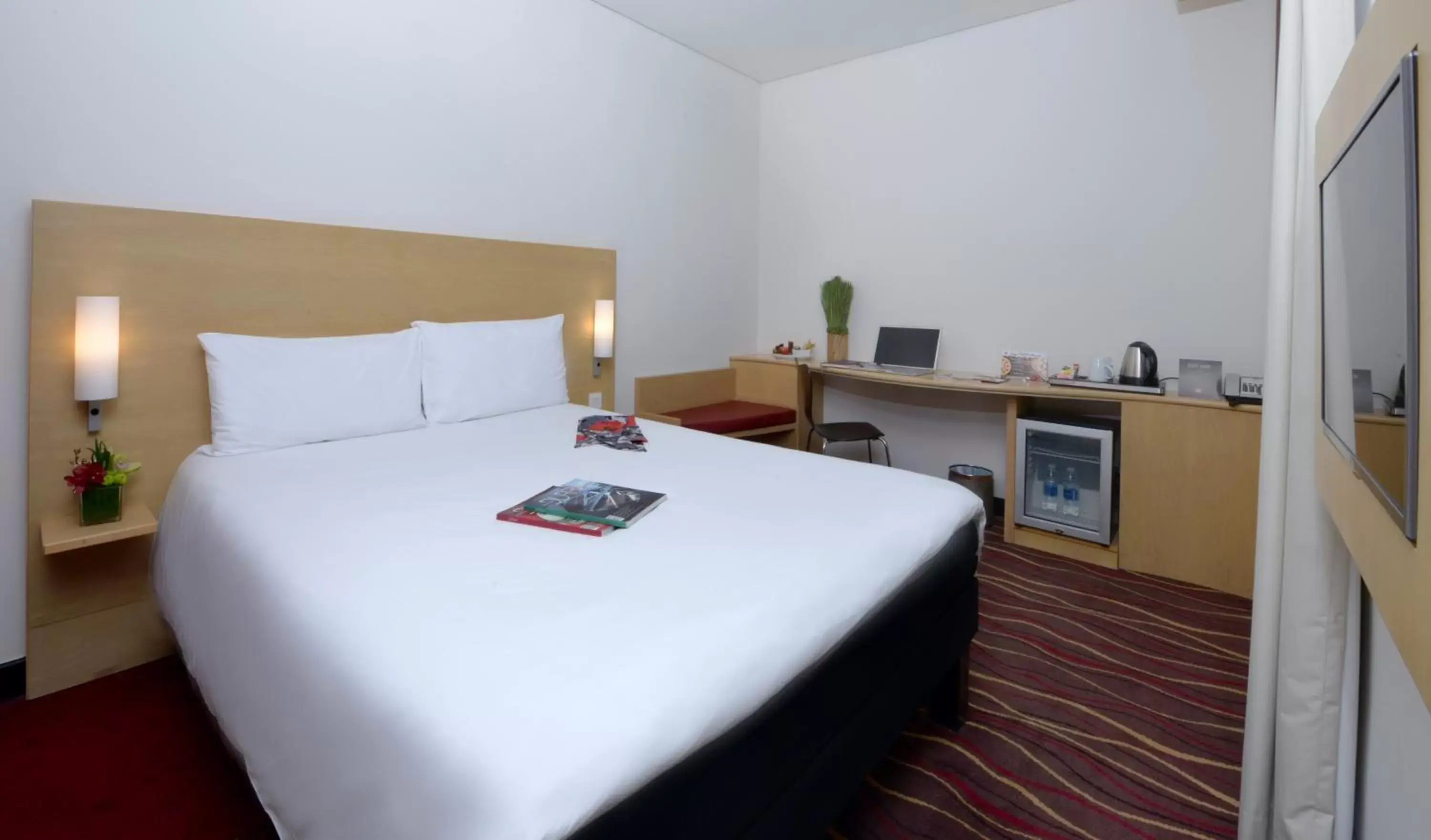 Bedroom, Bed in ibis Seef Manama