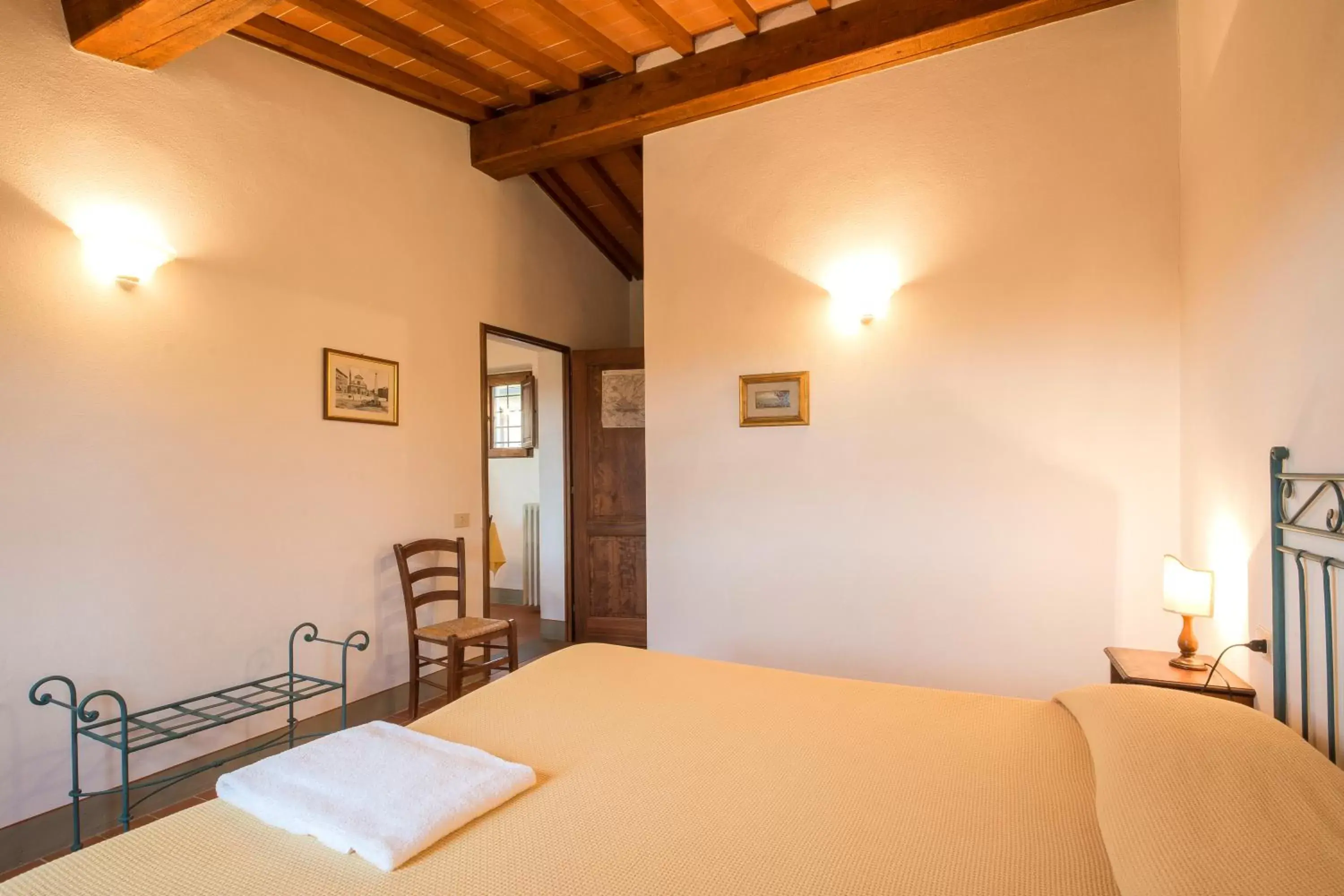 Bedroom, Bed in Borgo Bottaia