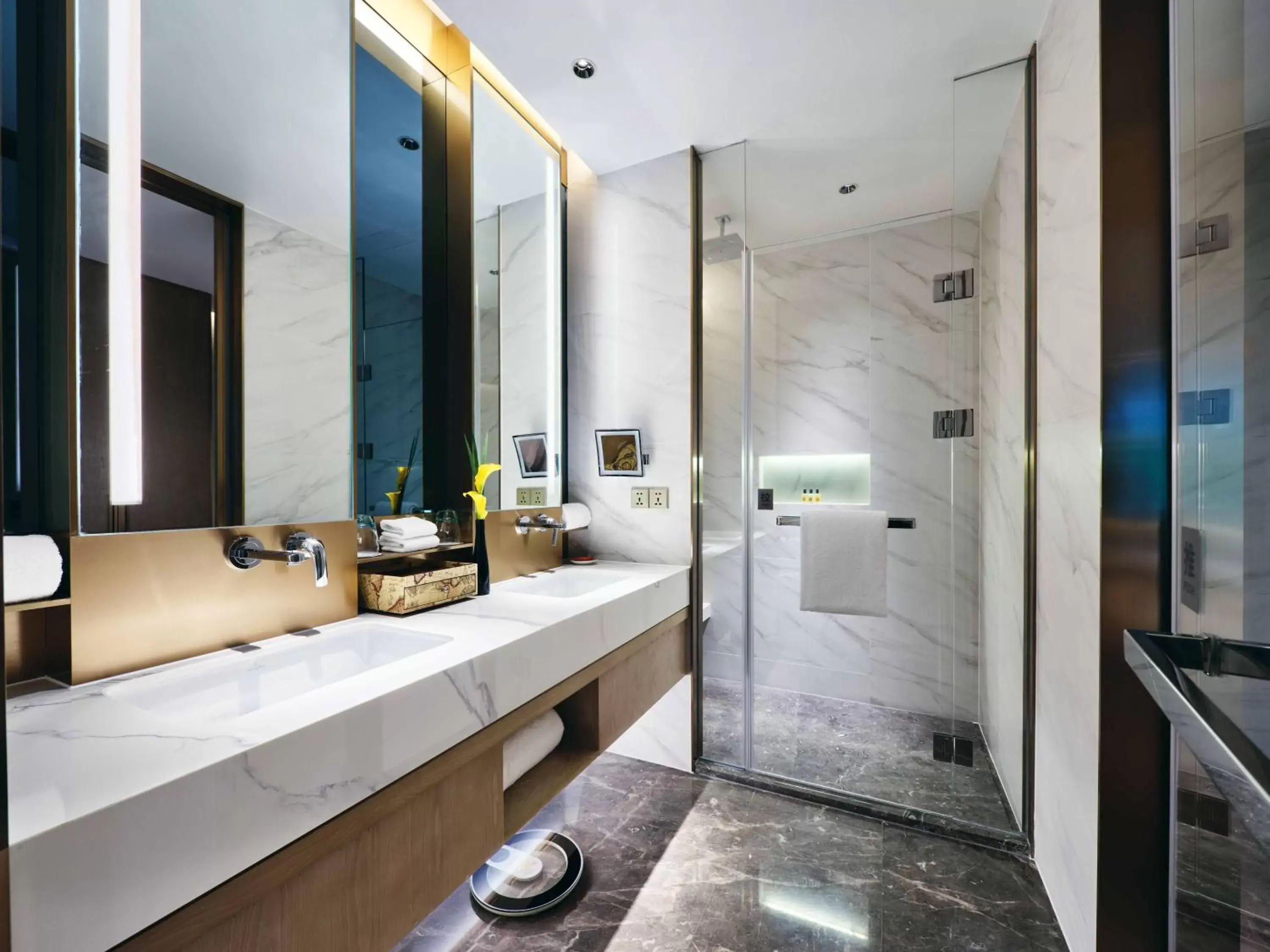 Photo of the whole room, Bathroom in Crowne Plaza Suzhou, an IHG Hotel