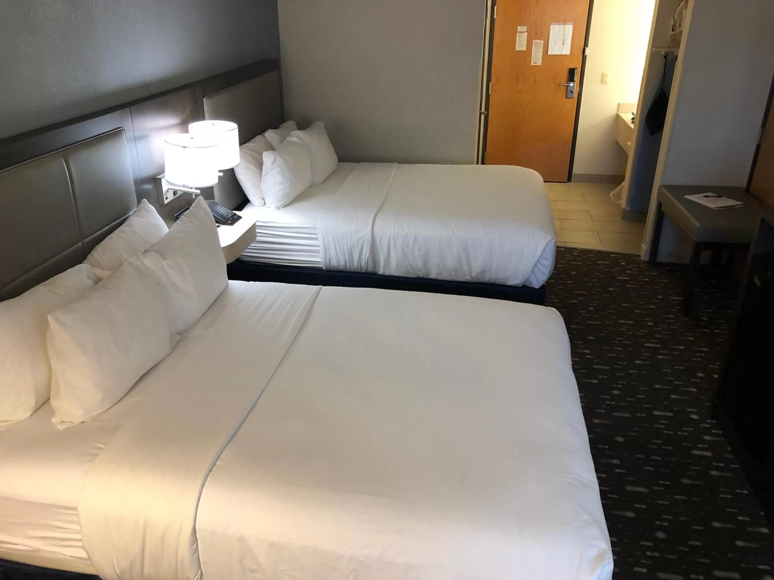 Bed in Country Inn & Suites by Radisson, Auburn, IN