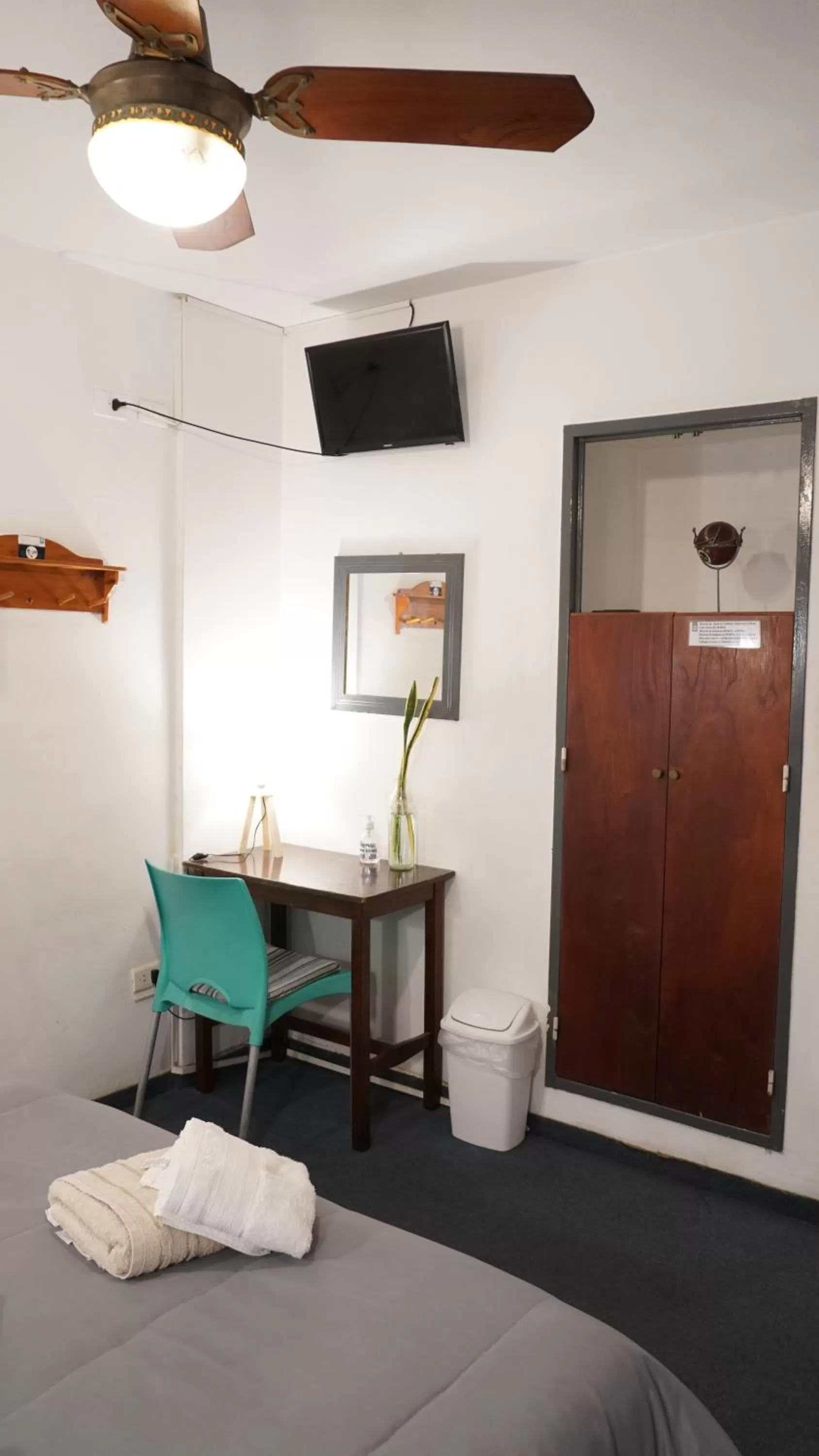 Double Room with Private Bathroom in Hostel Spa Mediterranea