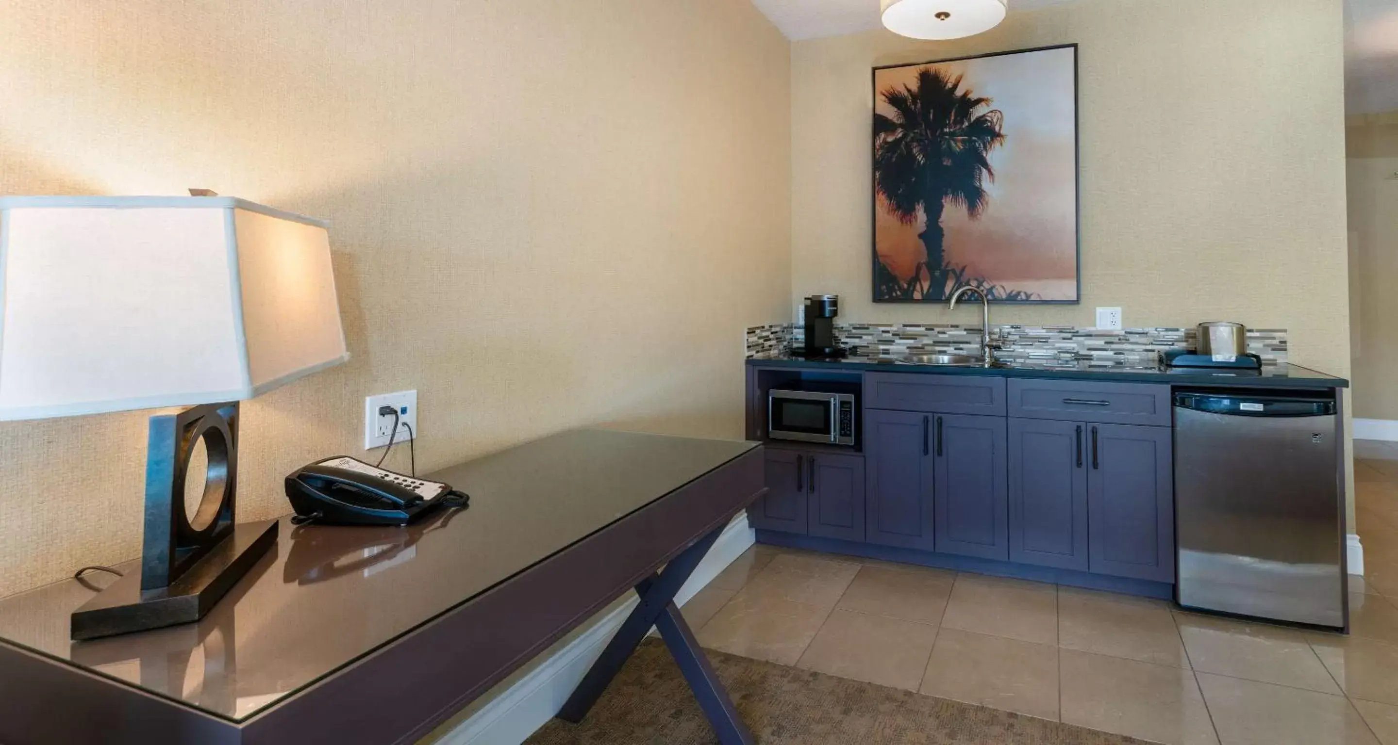 Bedroom, Kitchen/Kitchenette in Prestige Oceanfront Resort, WorldHotels Luxury