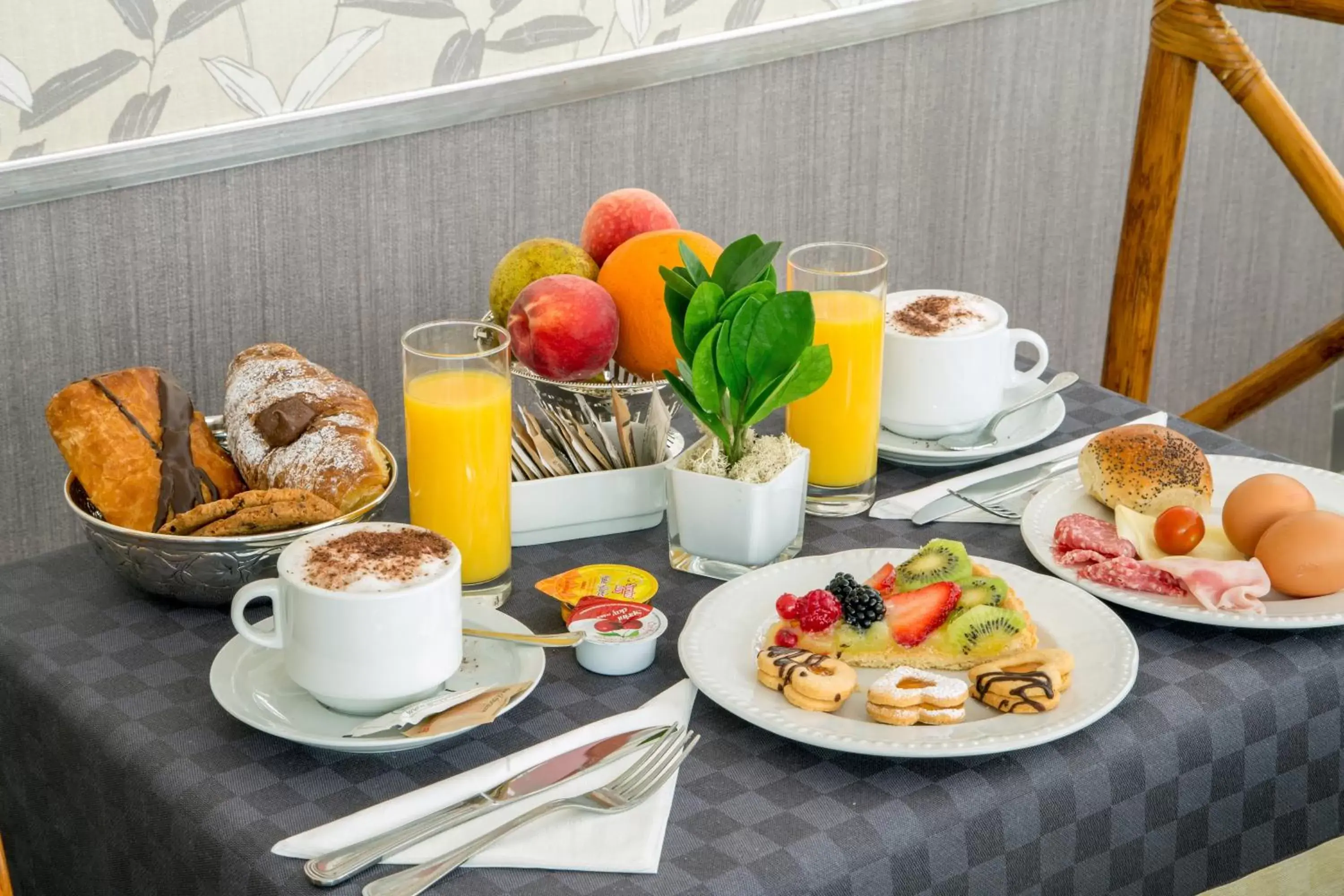 Food, Breakfast in Hotel Santa Costanza by OMNIA hotels
