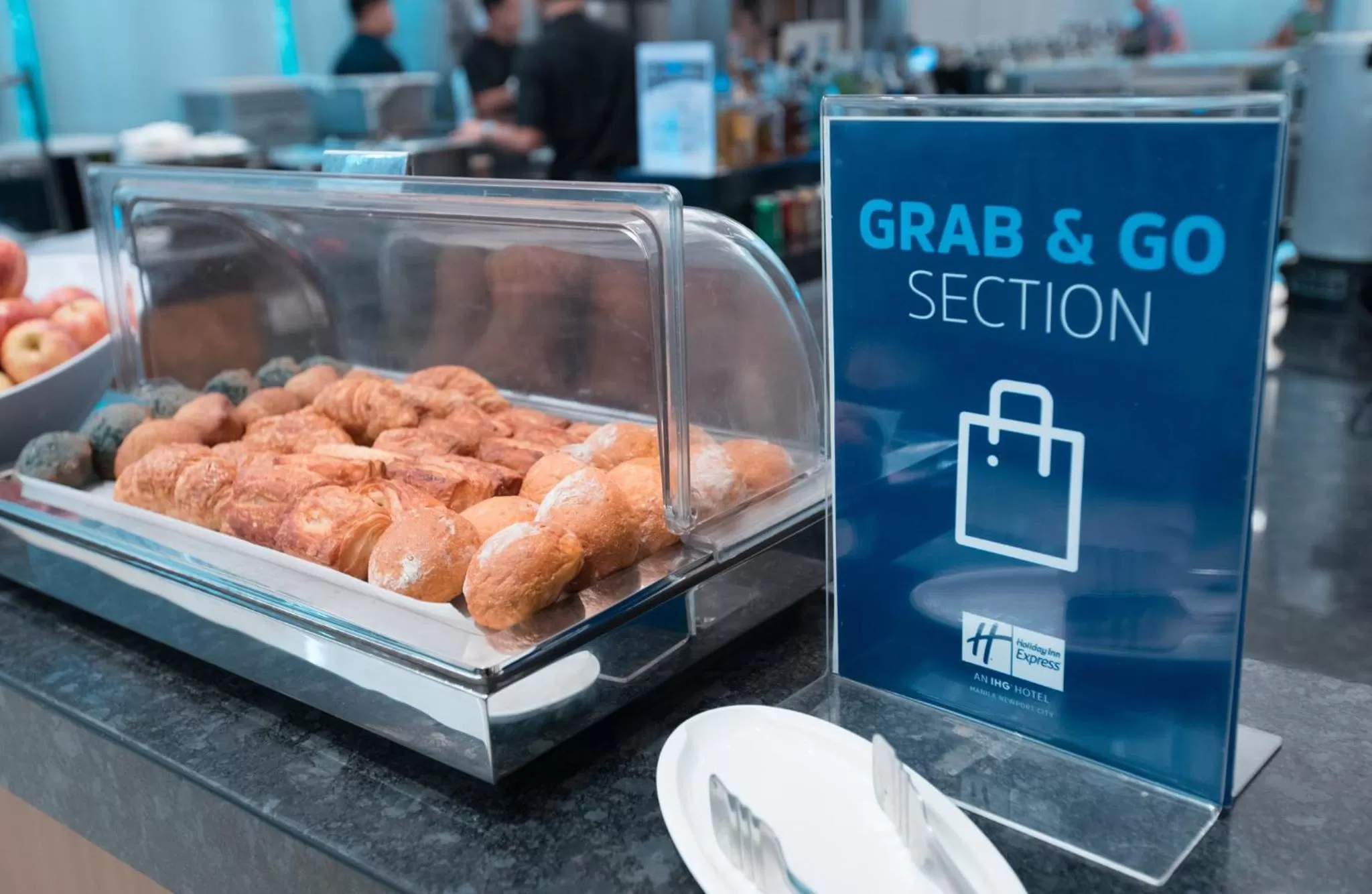 Restaurant/places to eat in Holiday Inn Express Manila Newport City by IHG