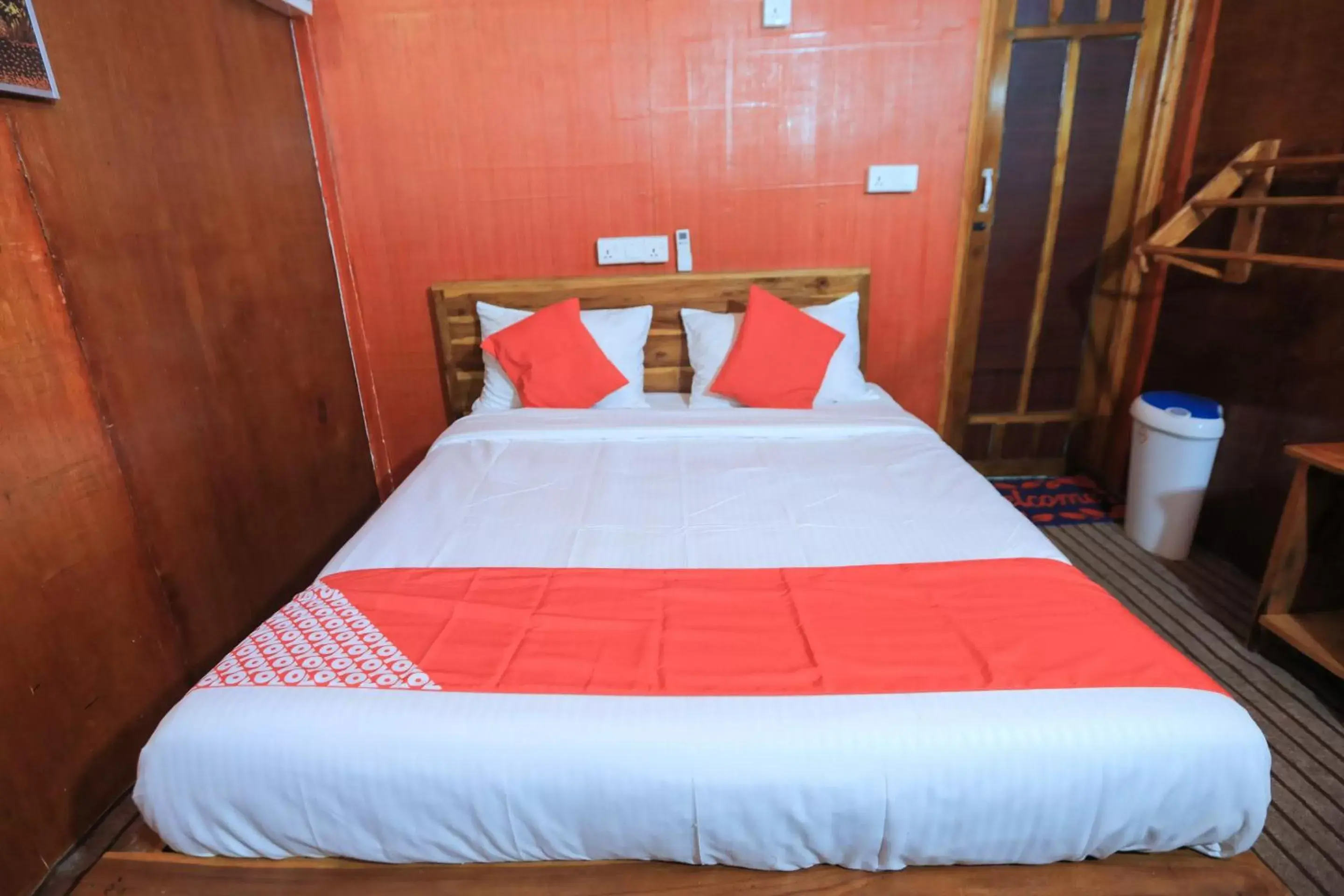 Superior Triple Room - single occupancy in Trinco Star Cabana Superior Triple Room - single occupancy in Trinco Star Cabana
