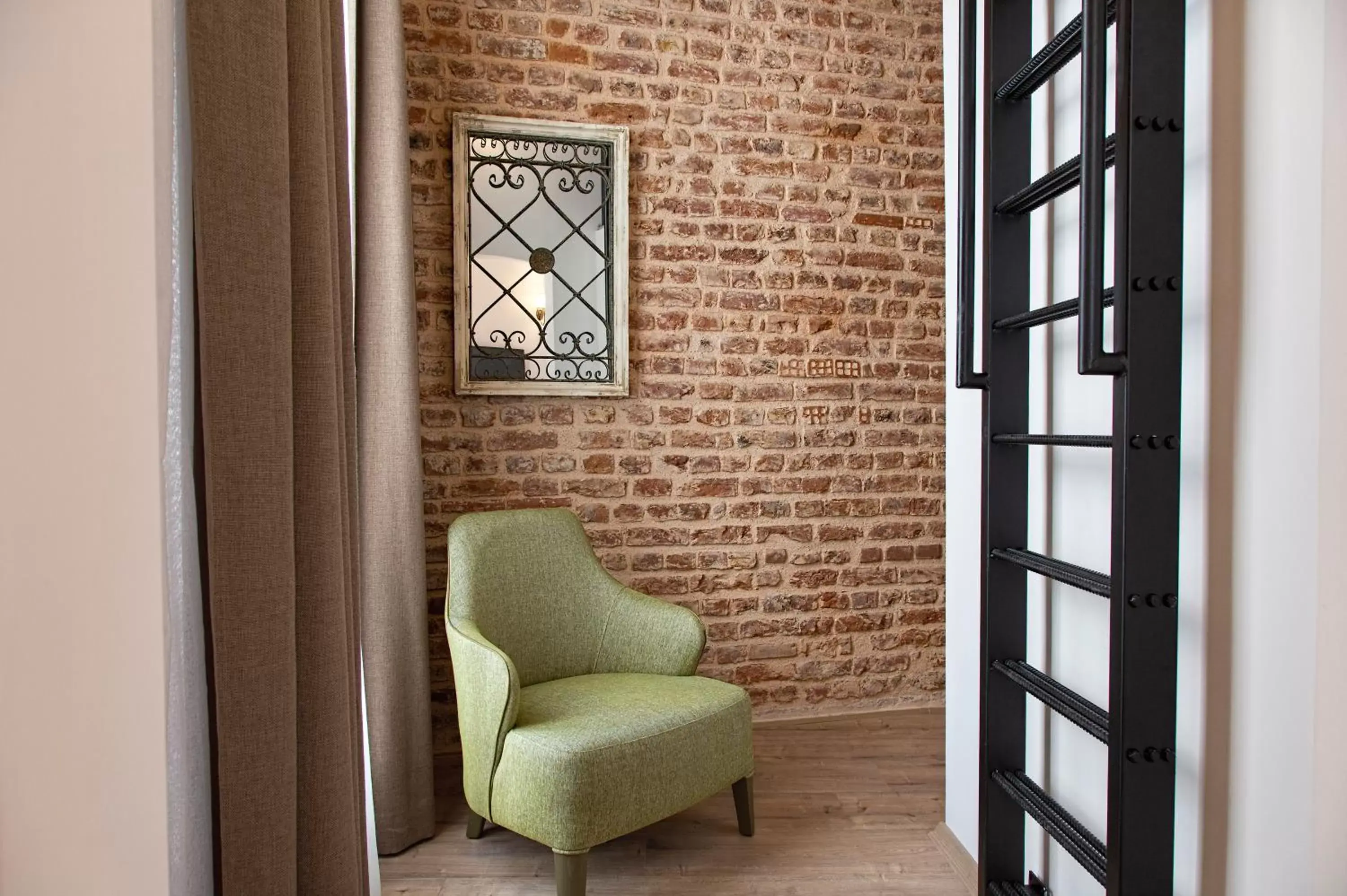 Seating area in Mest Hotel Istanbul Sirkeci