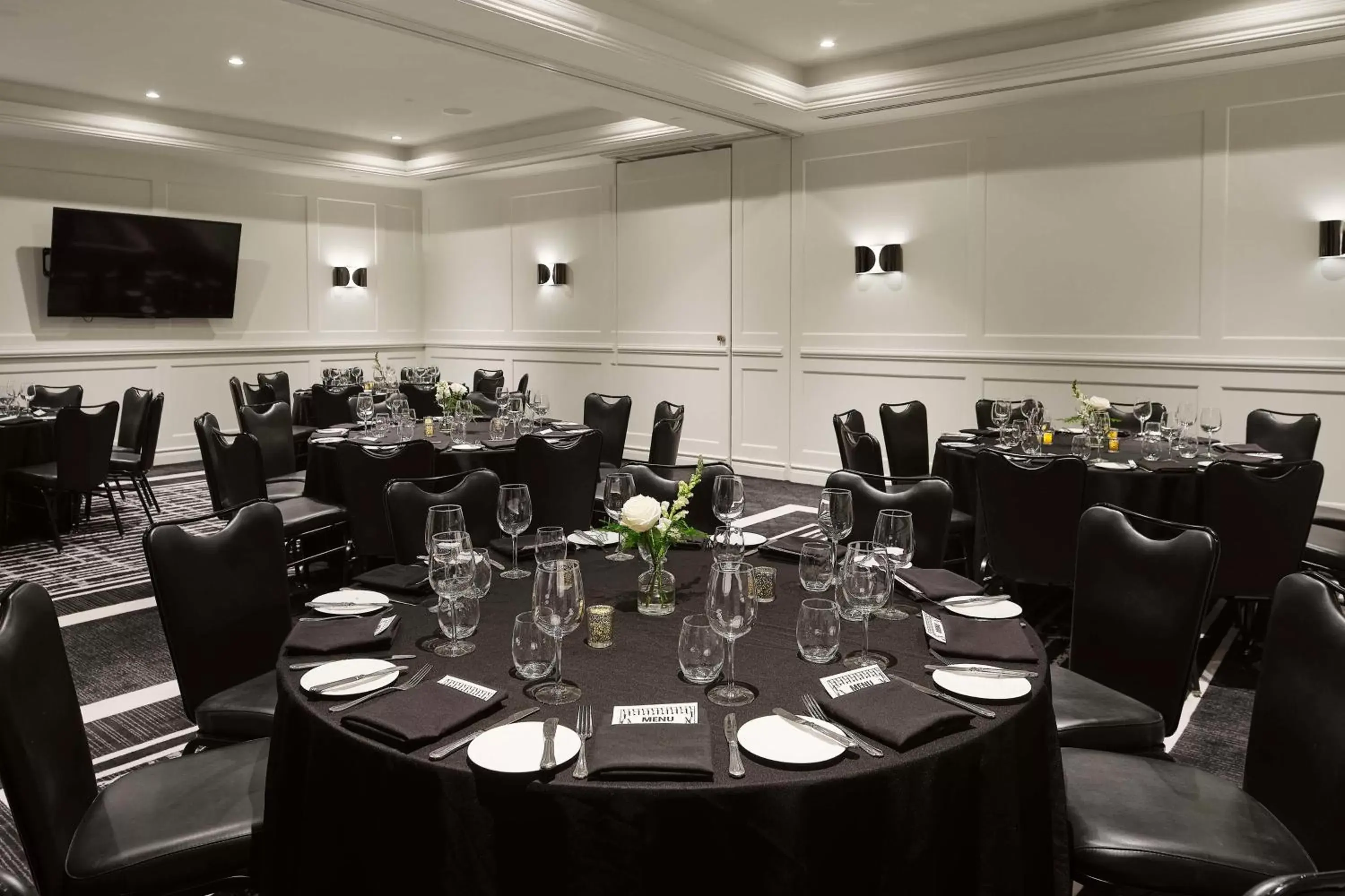 Meeting/conference room, Restaurant/Places to Eat in Vogue Hotel Montreal Downtown, Curio Collection by Hilton