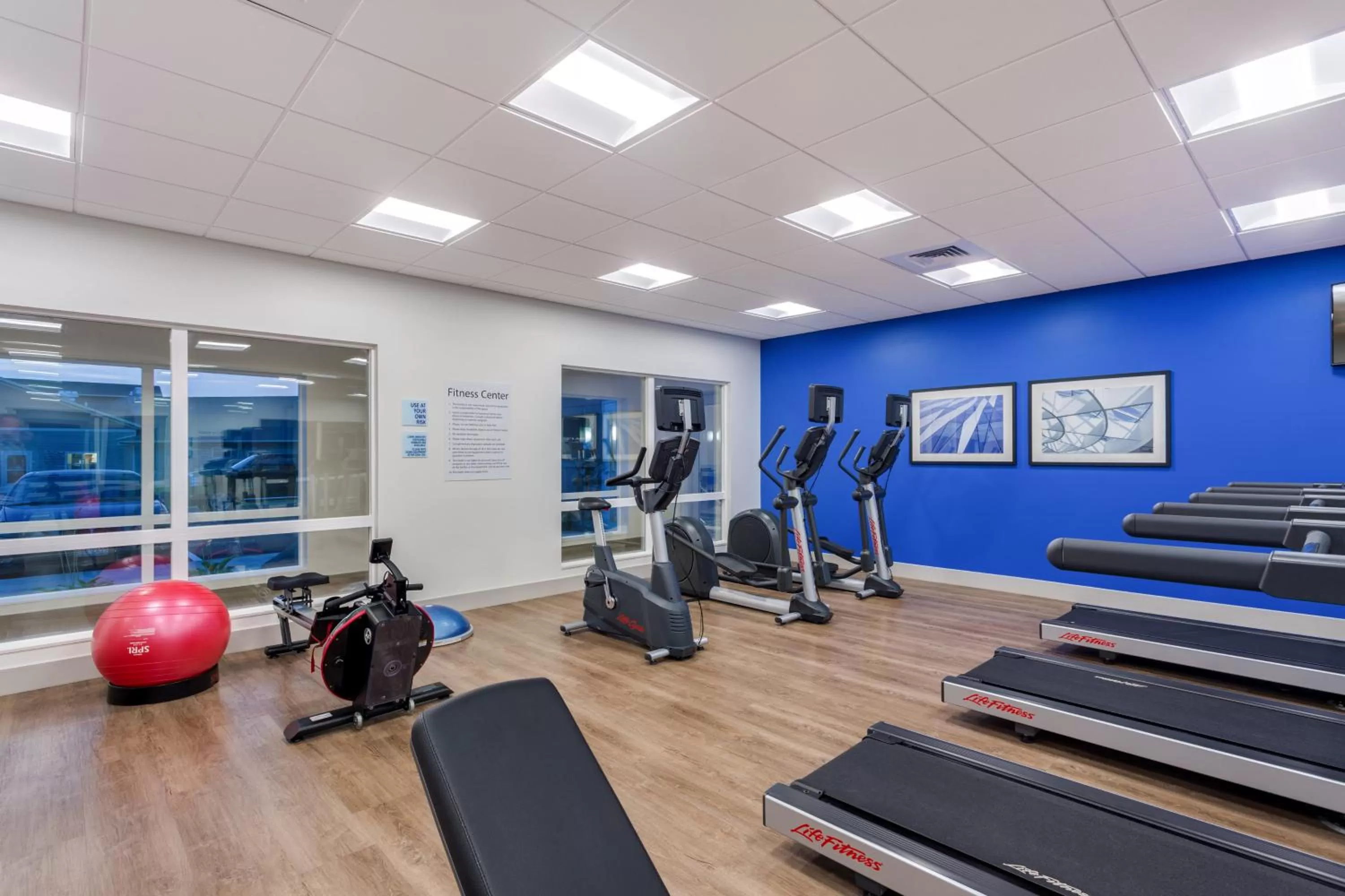 Fitness centre/facilities in Holiday Inn Express & Suites - Rice Lake by IHG