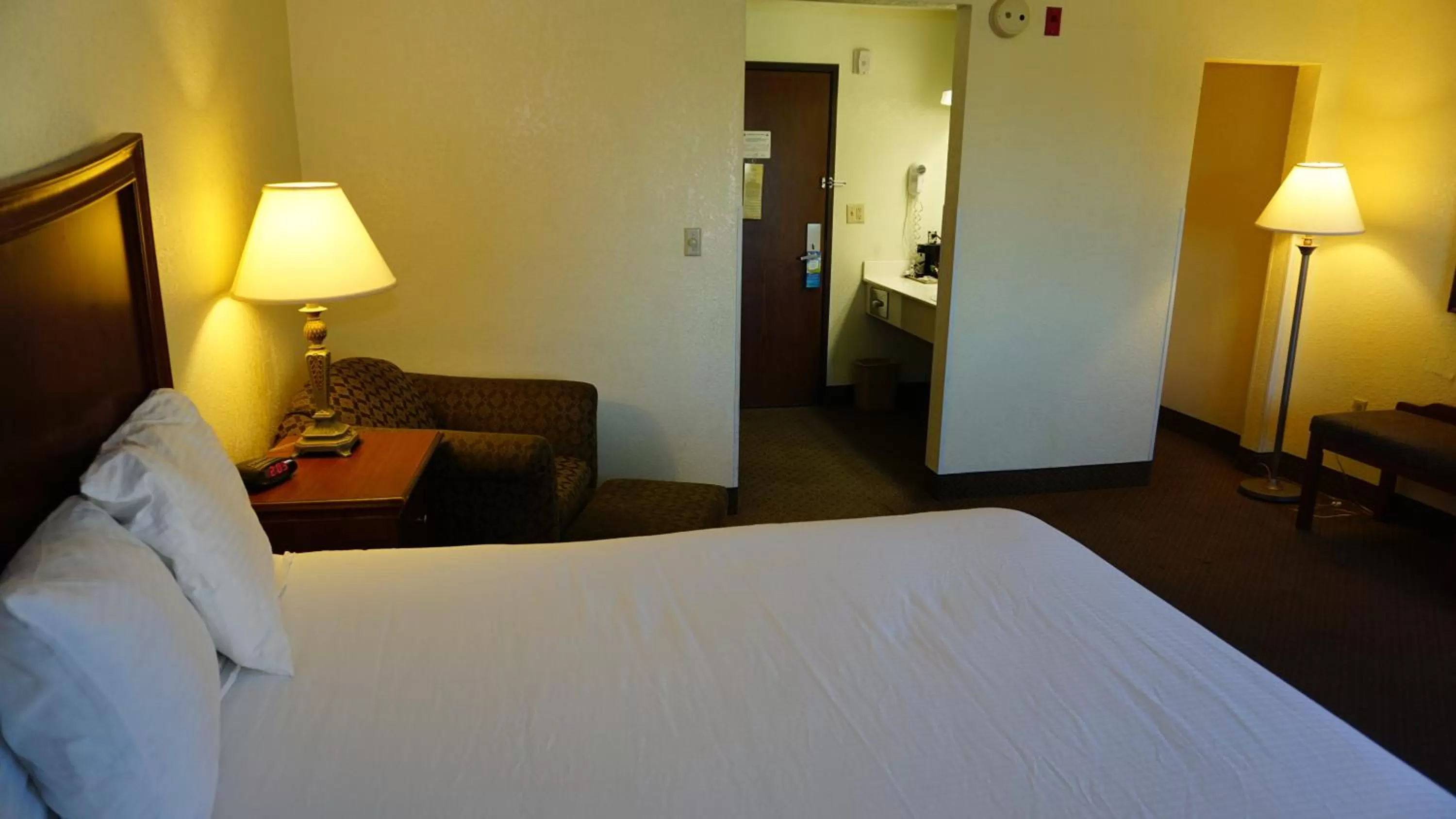 Decorative detail, Bed in Baymont by Wyndham Arlington At Six Flags Dr