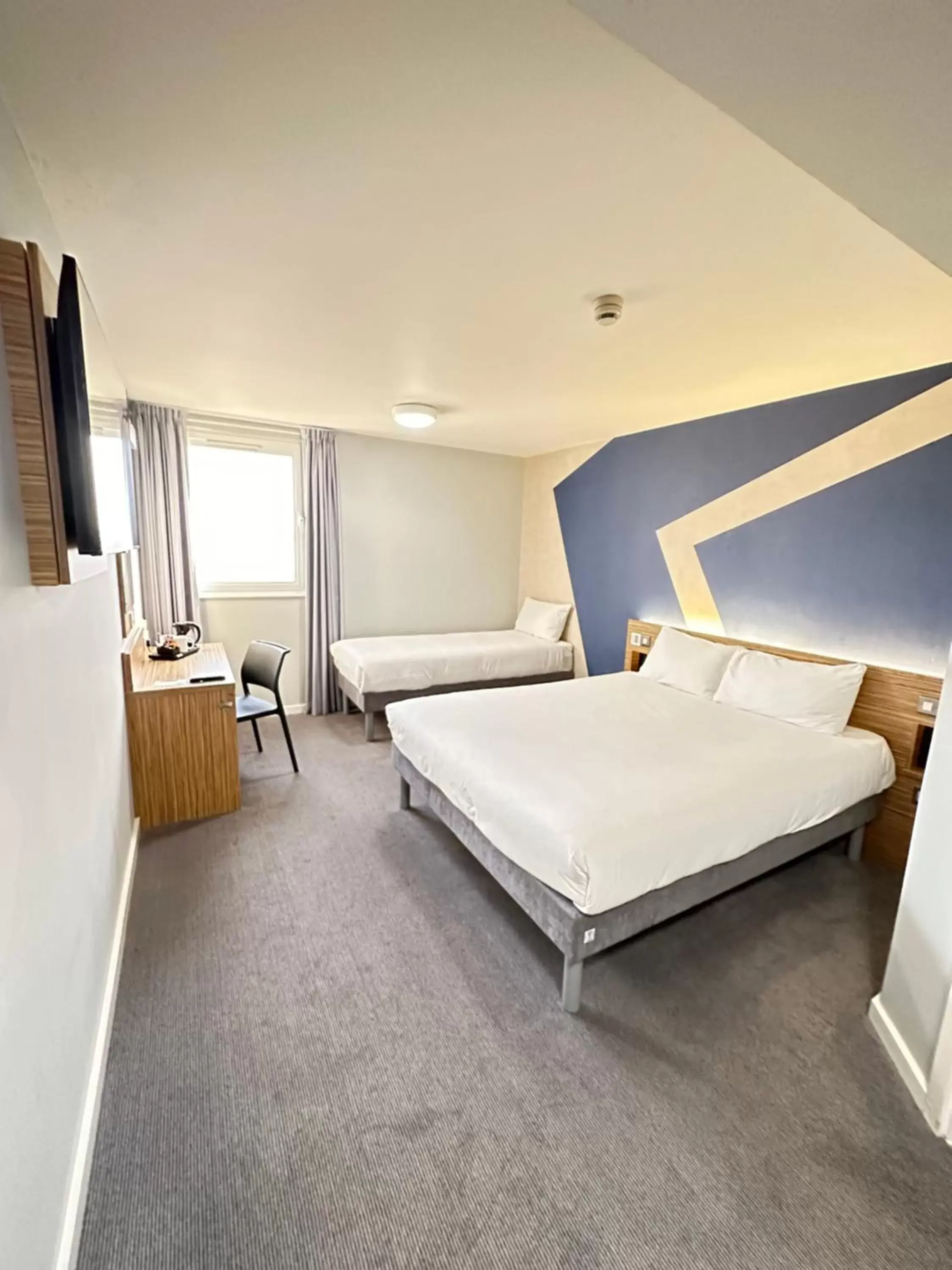 Bed in ibis budget London Heathrow Central