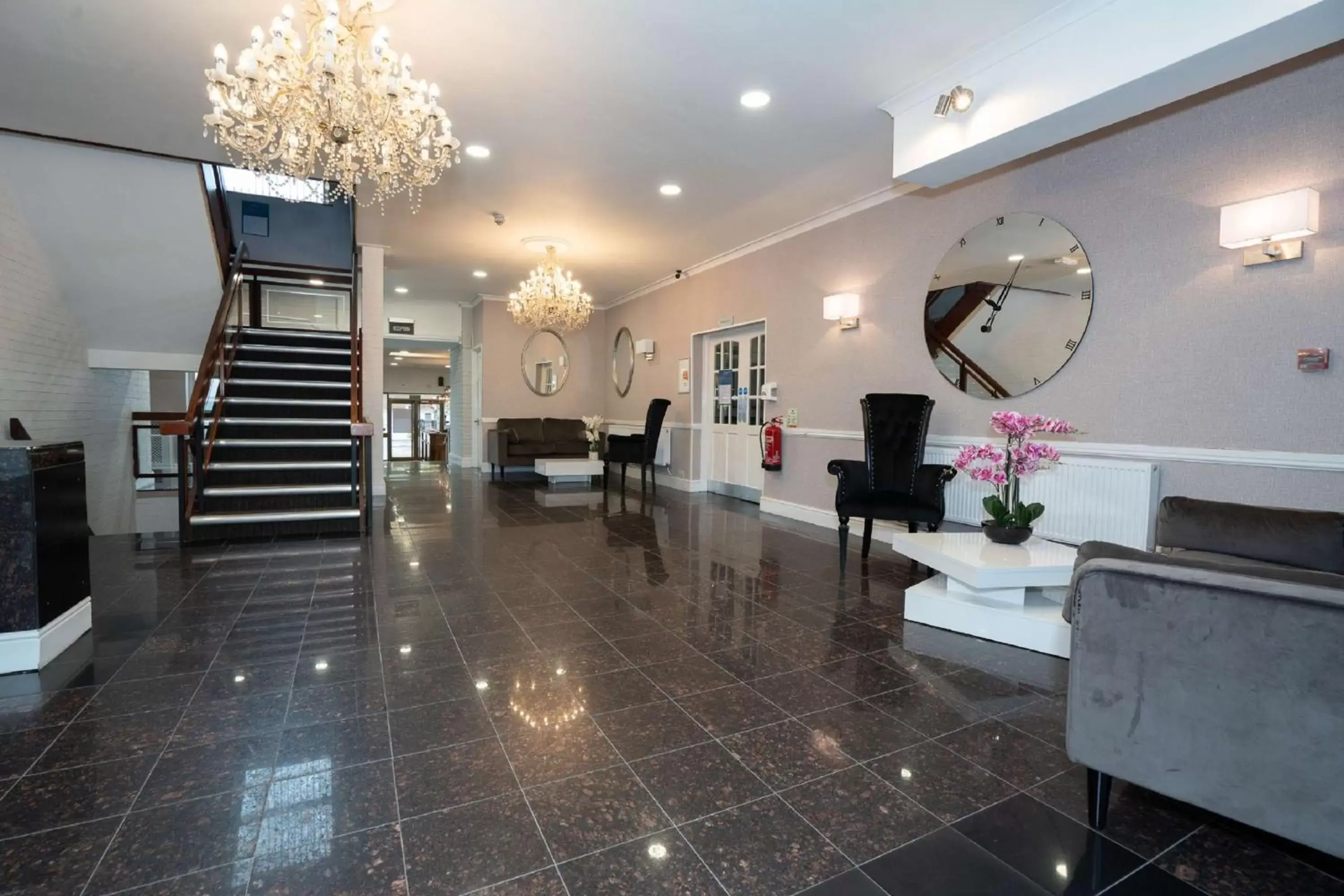 Lobby or reception in The Jephson Hotel; BW Signature Collection Lobby or reception in The Jephson Hotel; BW Signature Collection