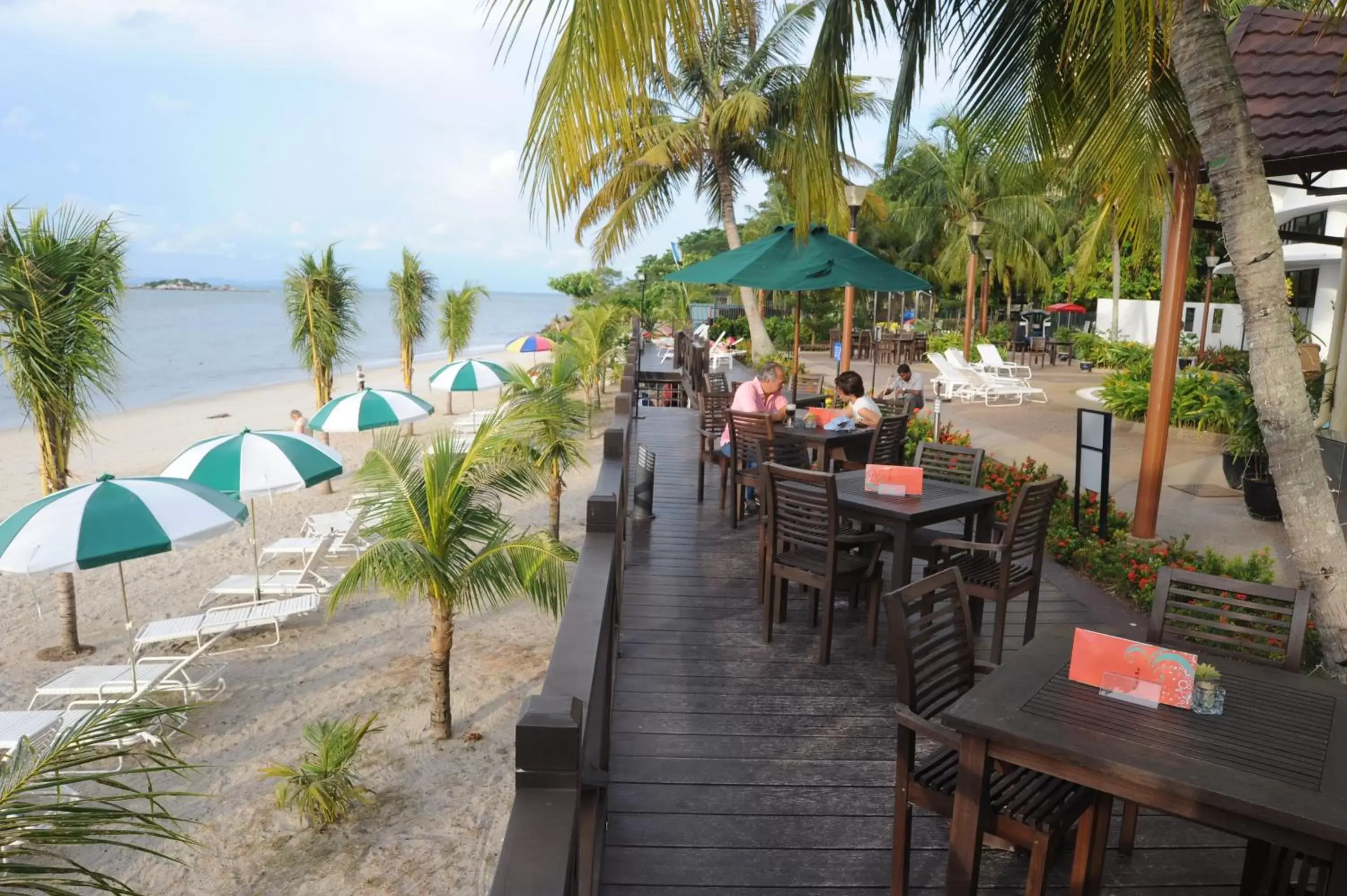 Lounge or bar, Restaurant/Places to Eat in Flamingo Hotel by the Beach, Penang
