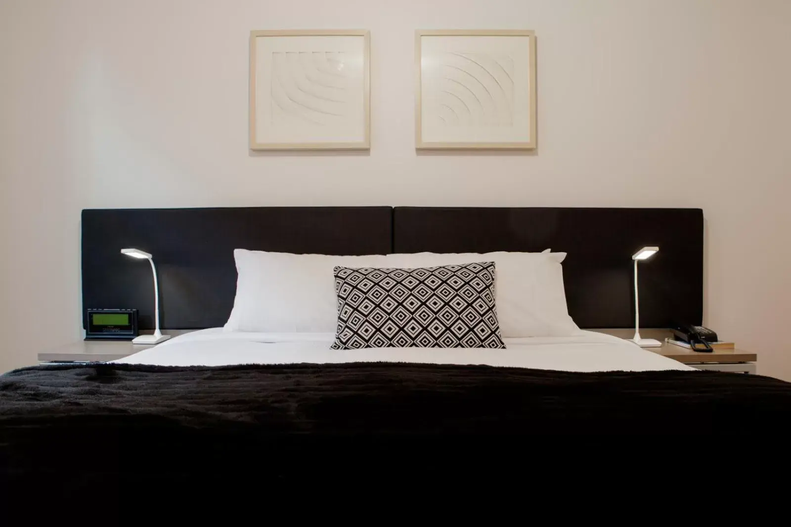 Bed in 315 Euro Motel and Serviced Apartments