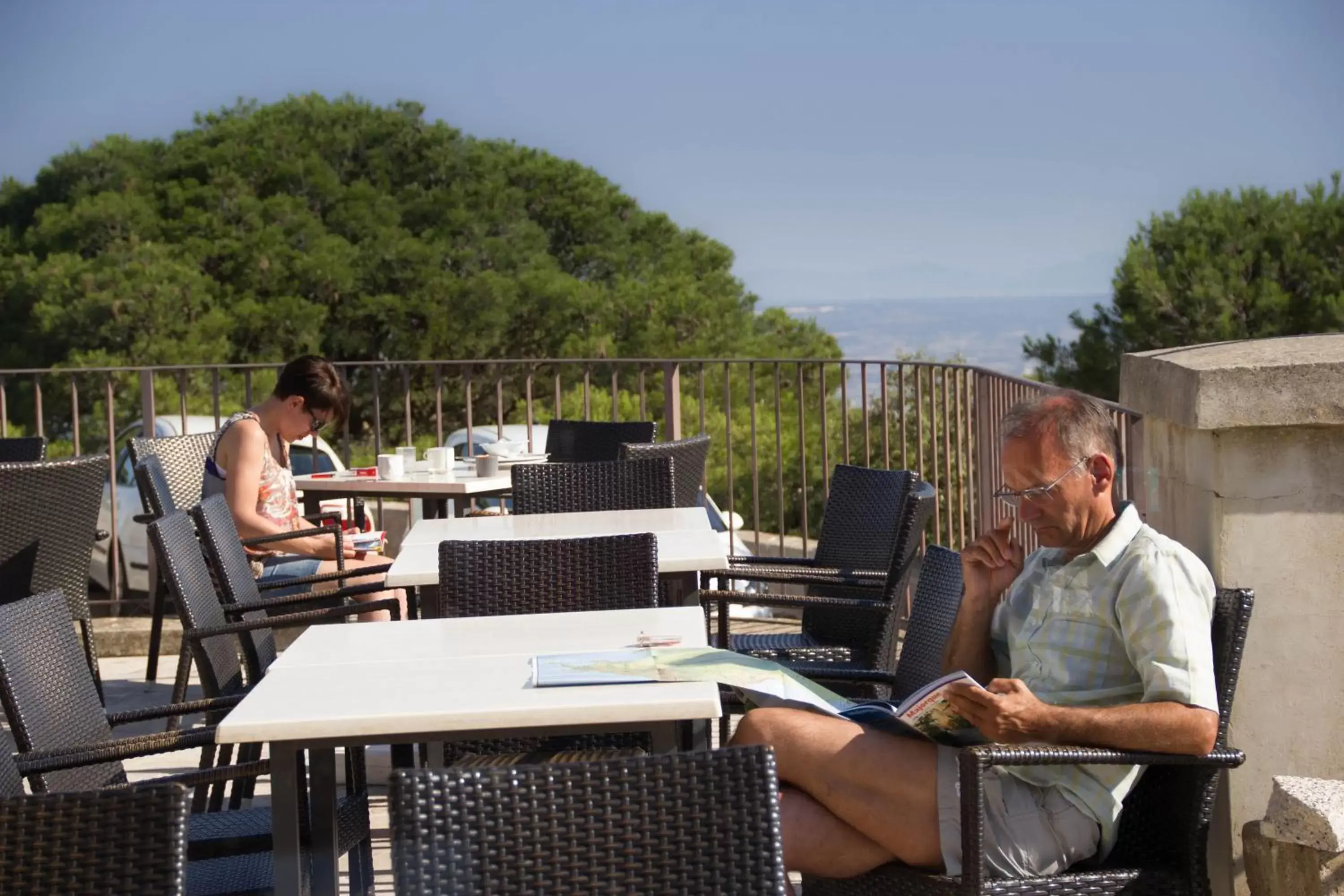 People in Petit Hotel Hostatgeria Sant Salvador