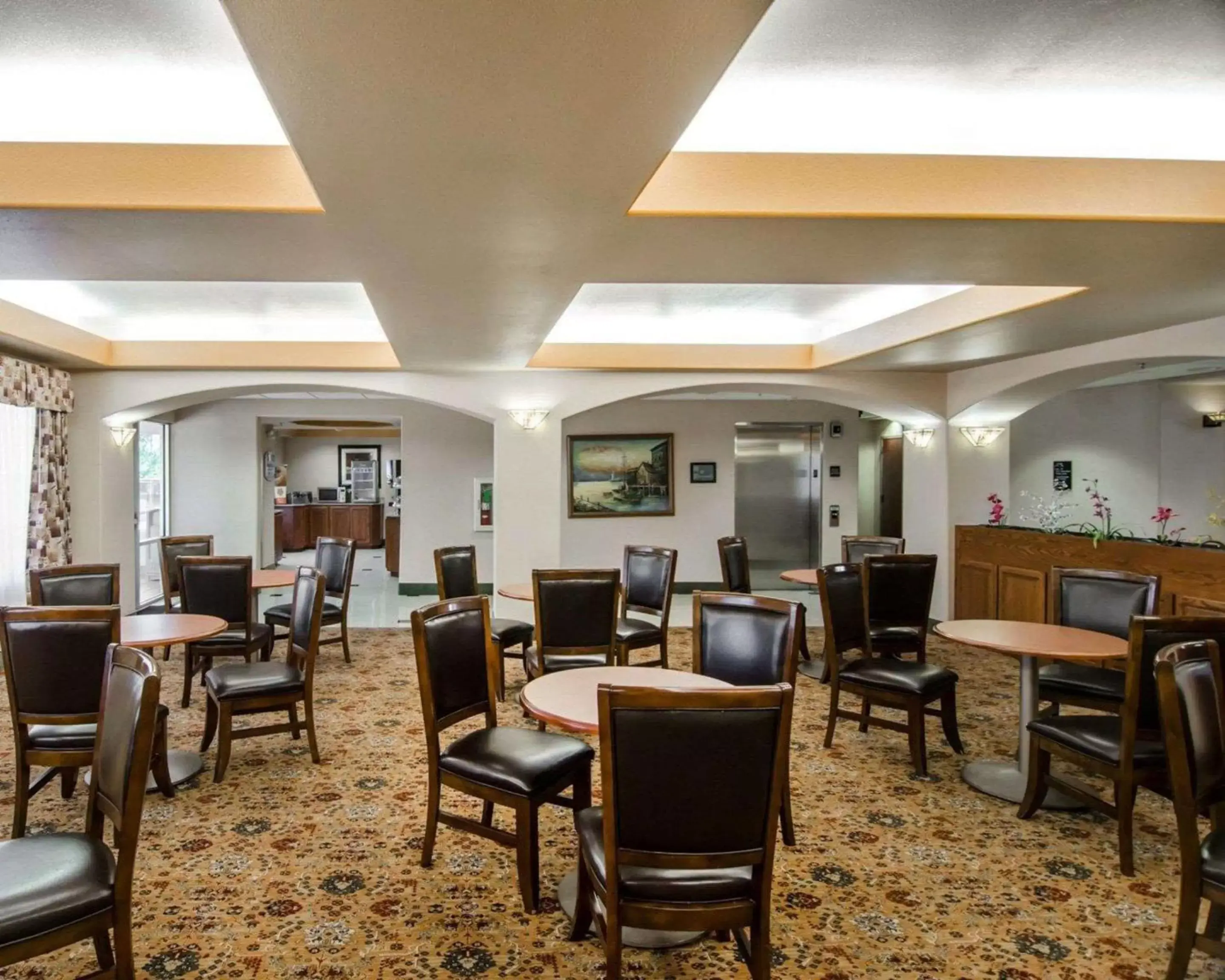 Restaurant/Places to Eat in Sleep Inn & Suites Springdale West